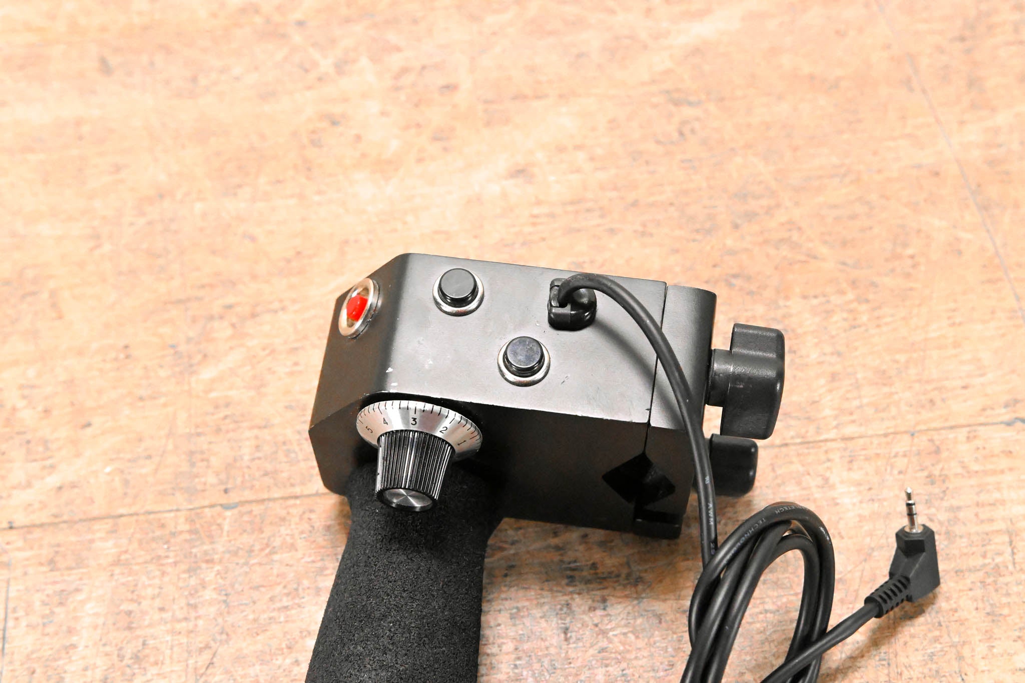 VariZoom VZ-PRO-L LANC Lens Zoom Control for Sony / Canon Cameras