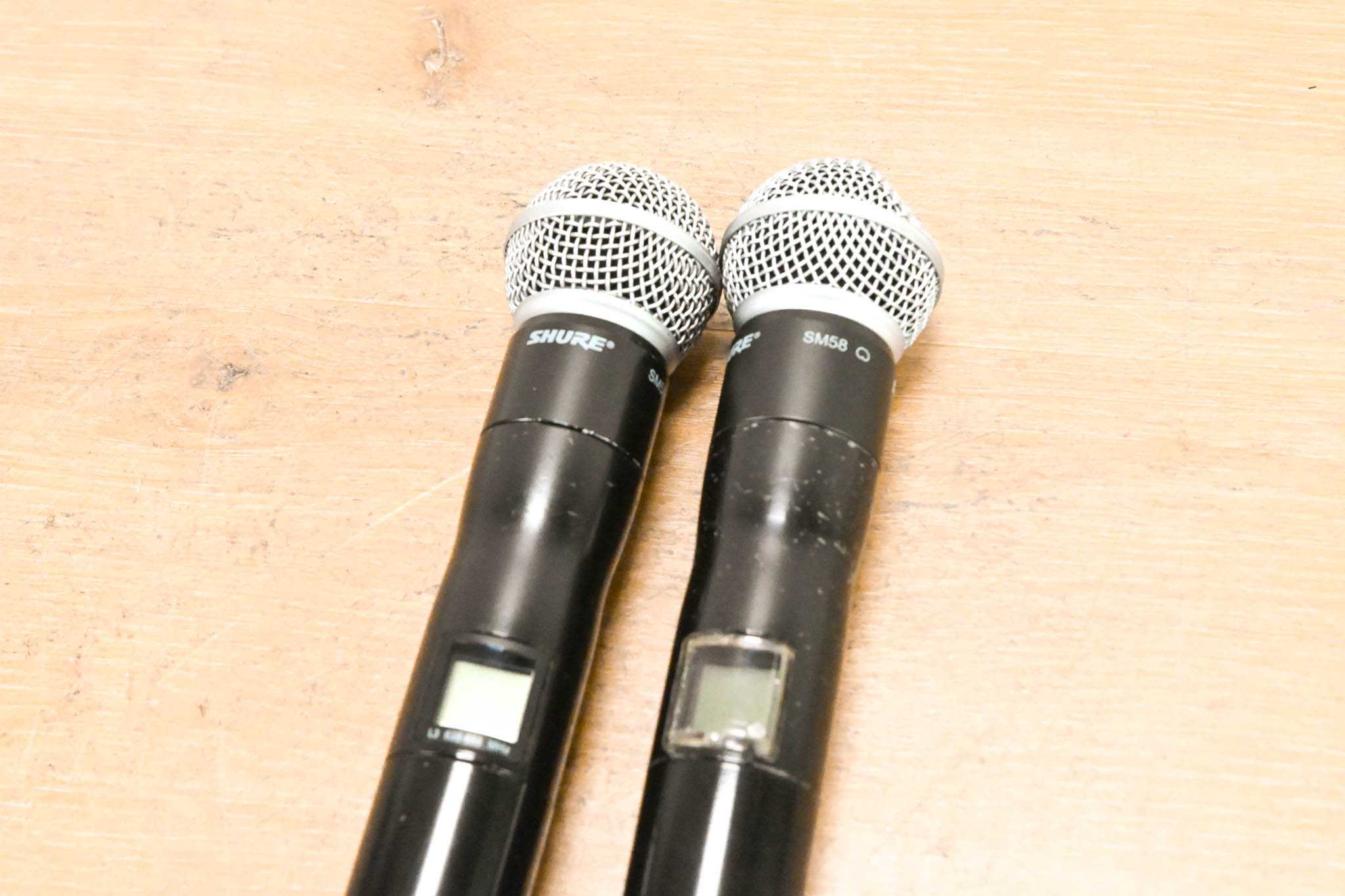 Shure UR4D Wireless Receiver w/ two UR2/SM58 Handheld Mics - L3 Band