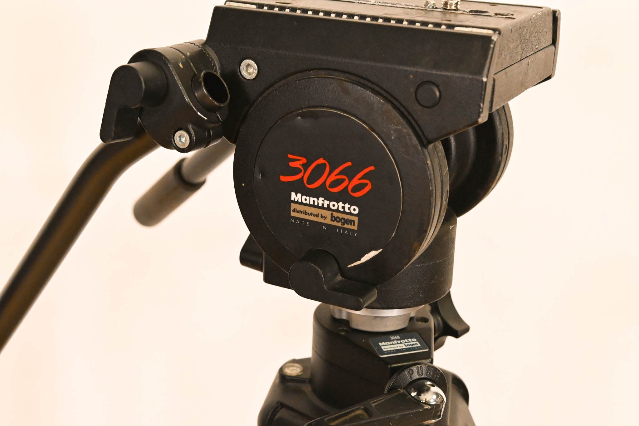 Manfrotto/Bogen 3068 Video Tripod with 3066 Fluid Head