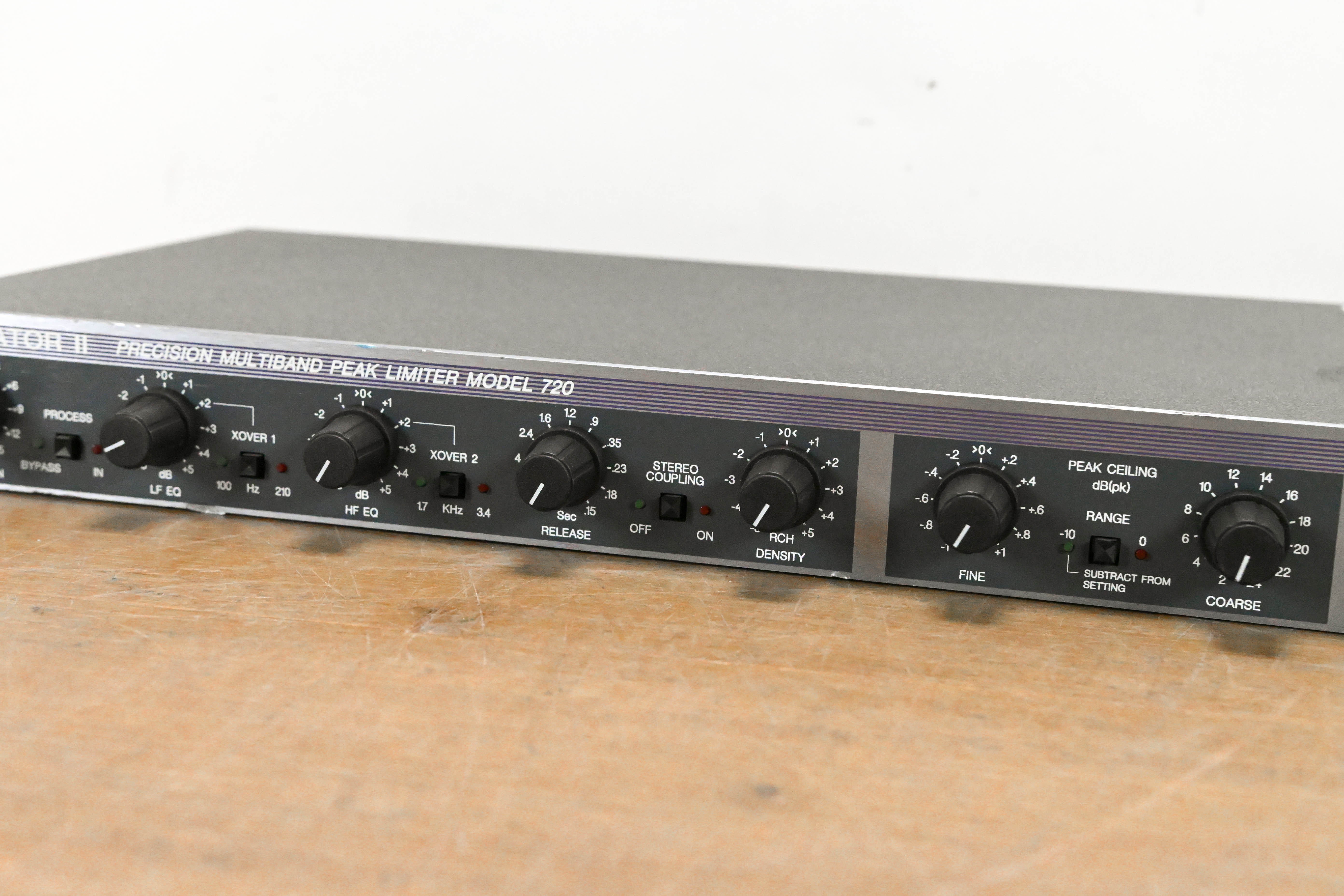 Aphex 720 DOMINATOR II Precision Multiband Peak Limiter