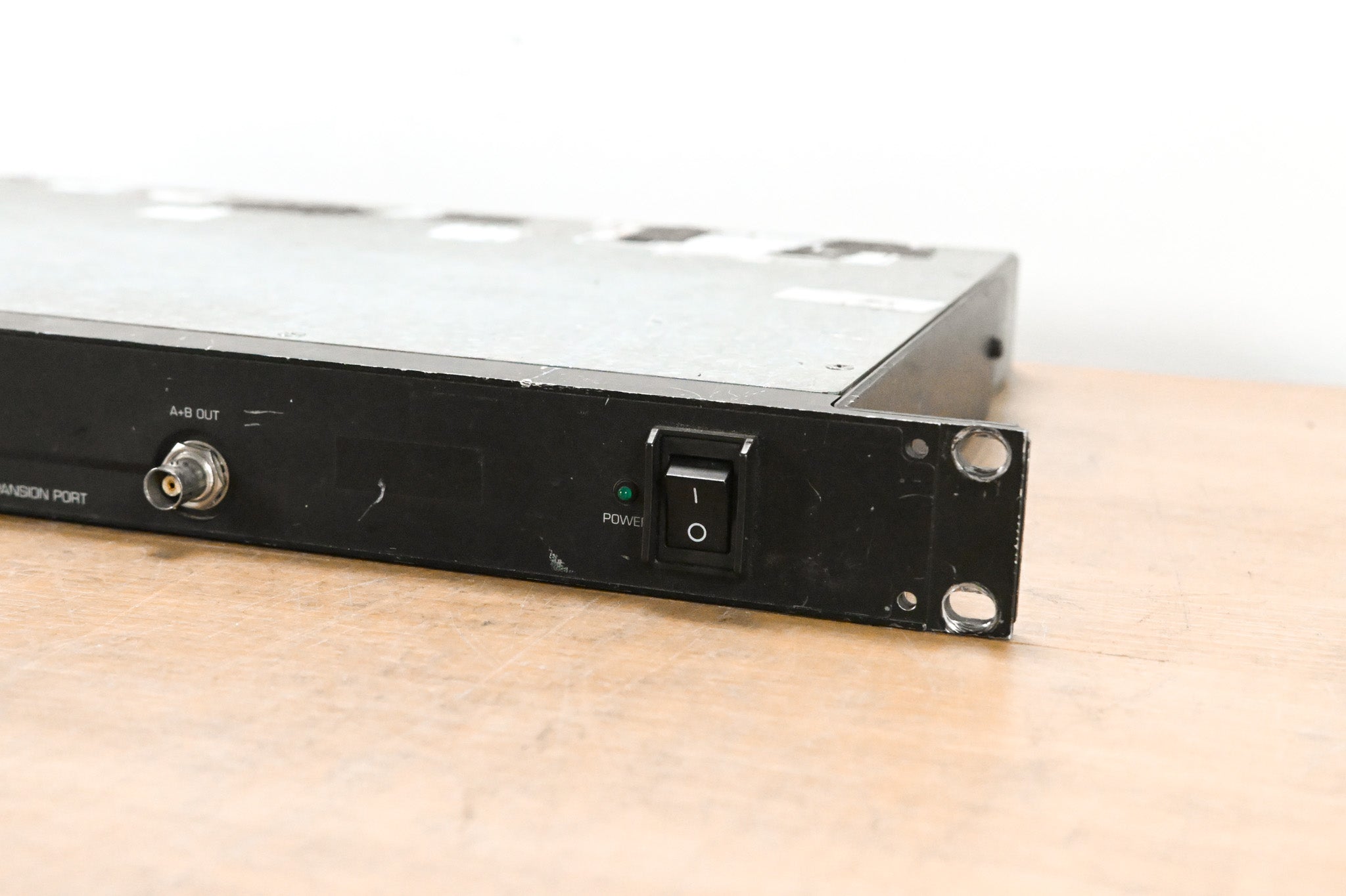 Shure PA821 470-870 MHz Antenna Combiner