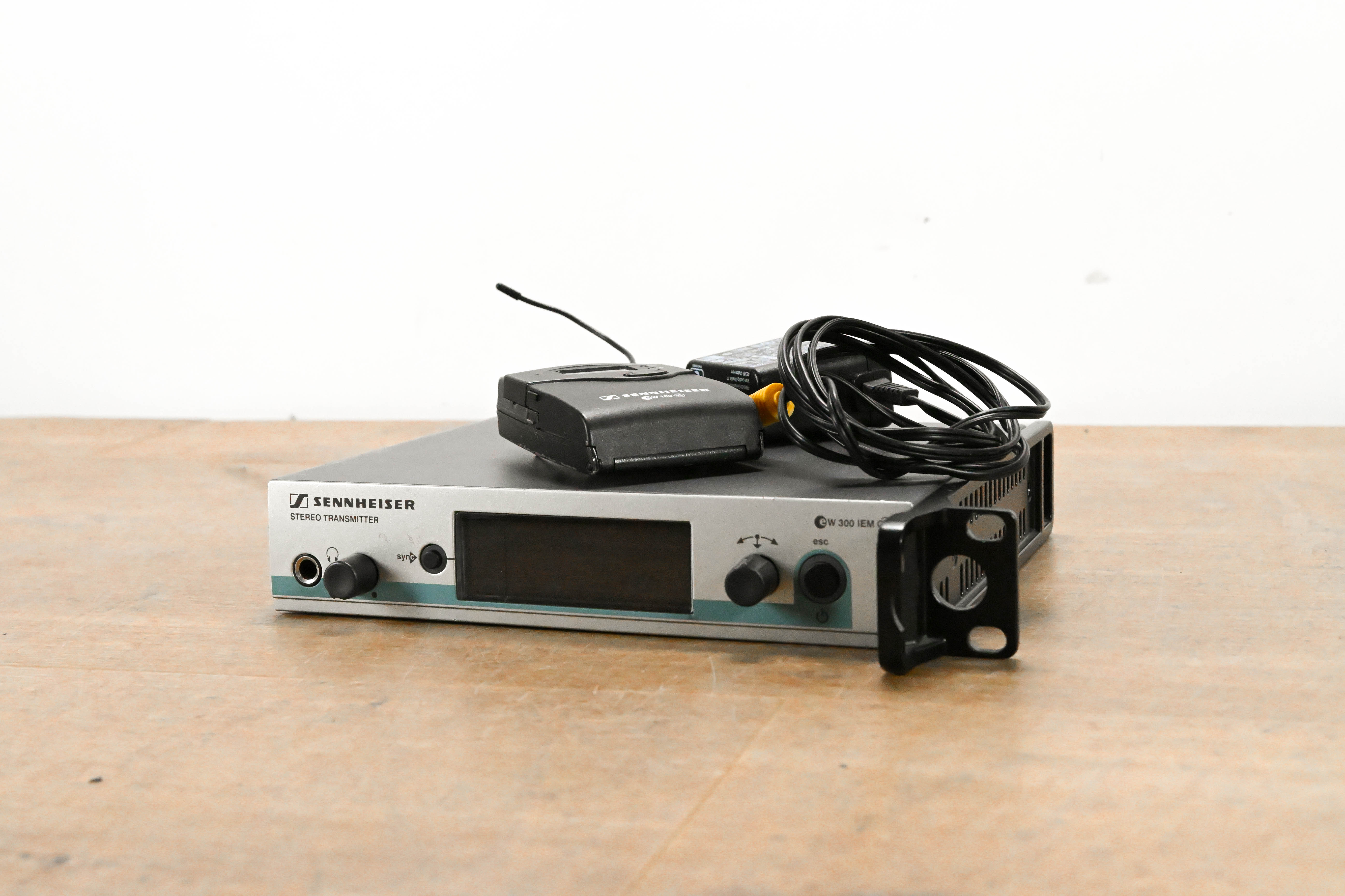 Sennheiser ew 300 IEM G3 Wireless In-Ear Monitoring System - 516-558 MHz