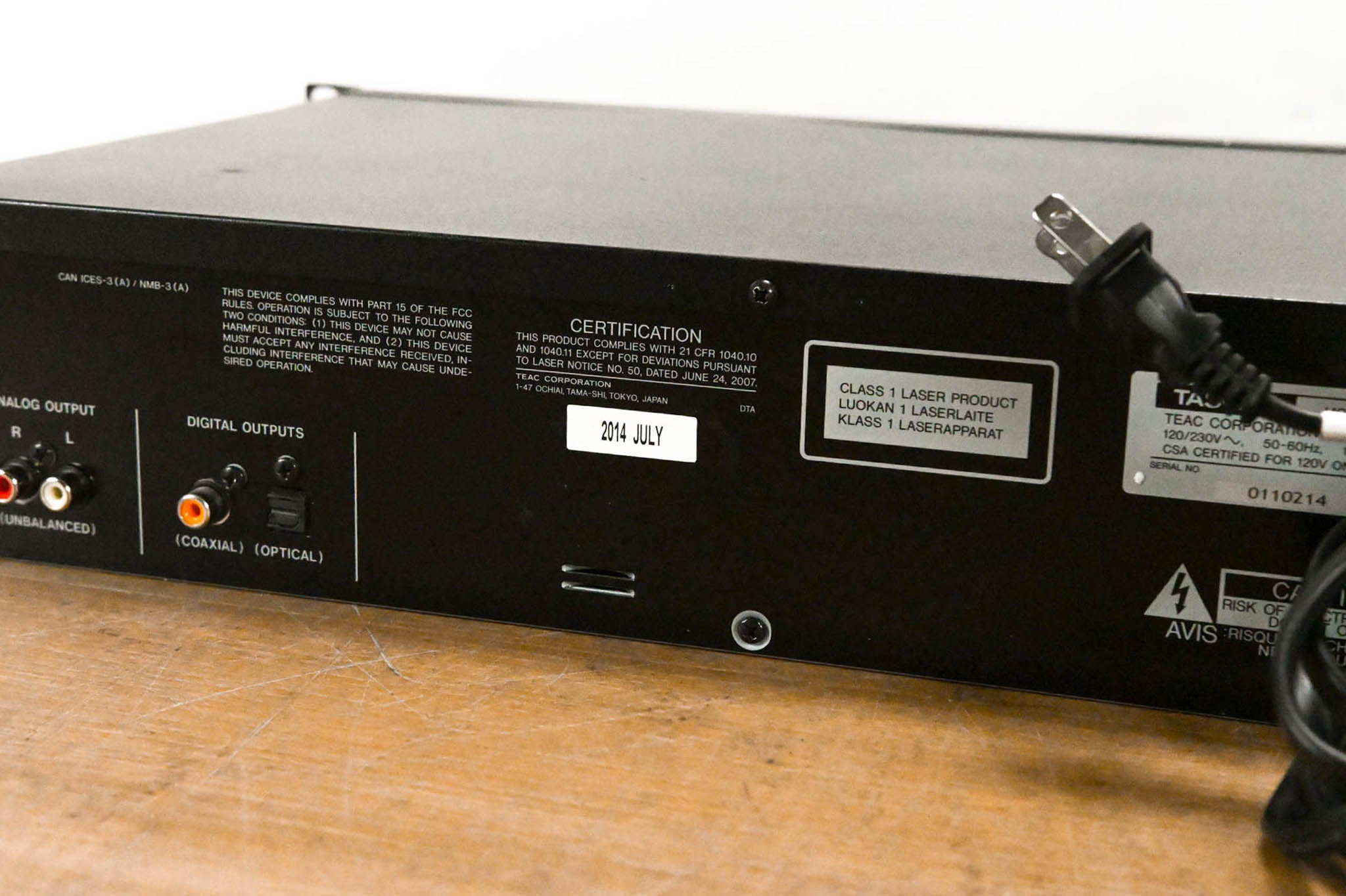 TASCAM CD-200iL Professional CD Player & iPod Dock