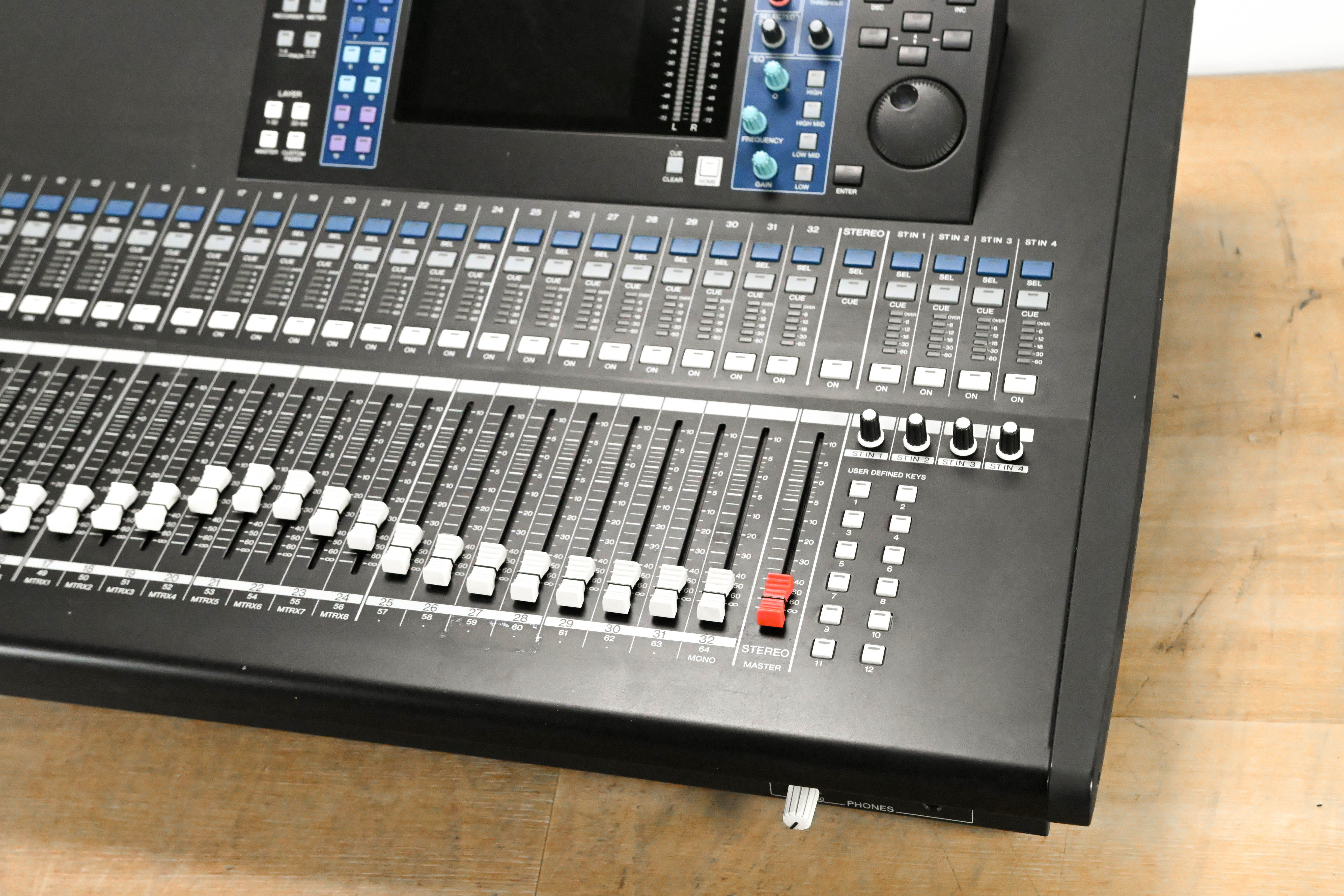Yamaha LS9-32 32-Input Digital Mixing Console
