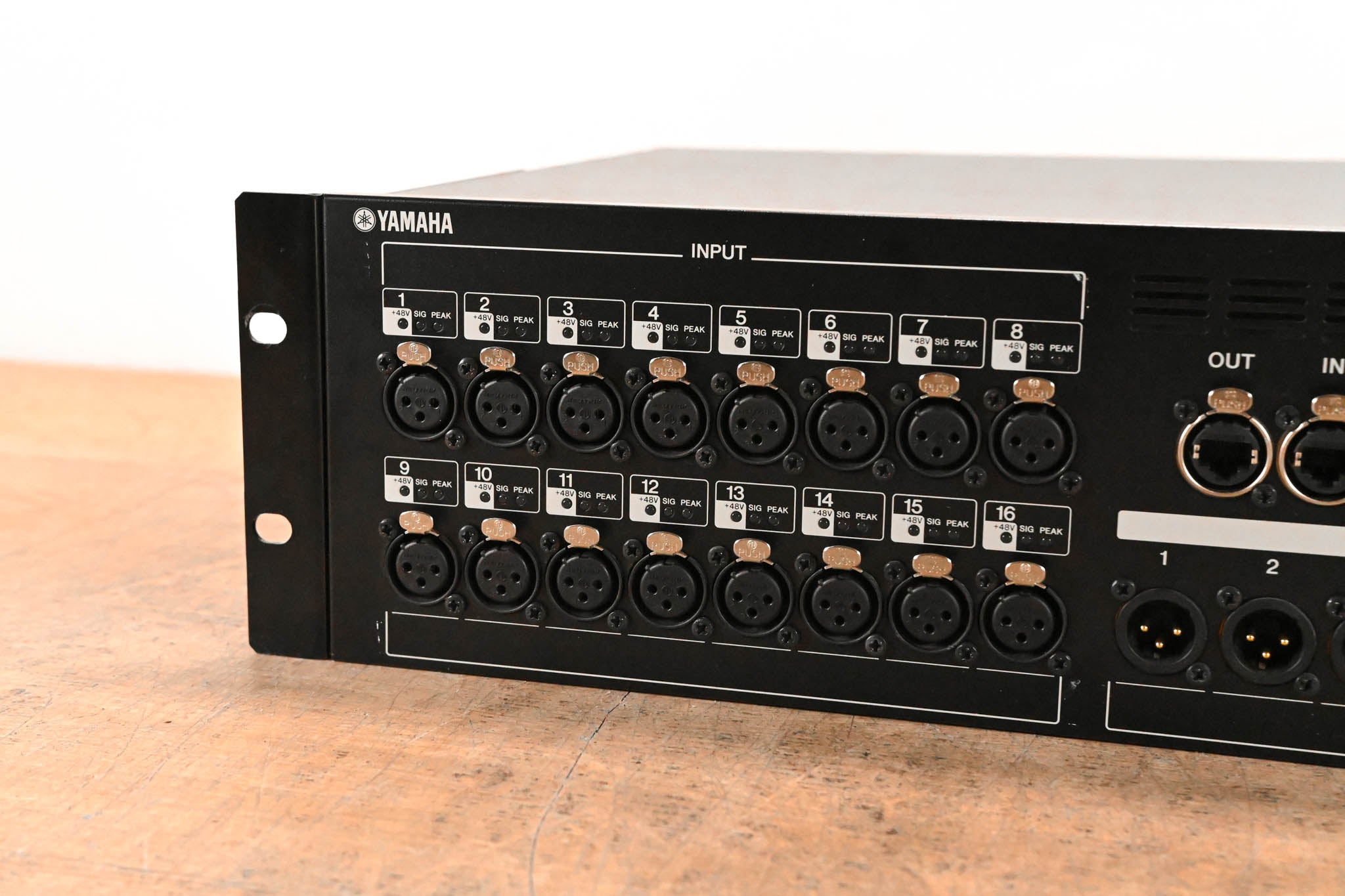 Yamaha SB168-ES 16-Channel EtherSound Stage Box
