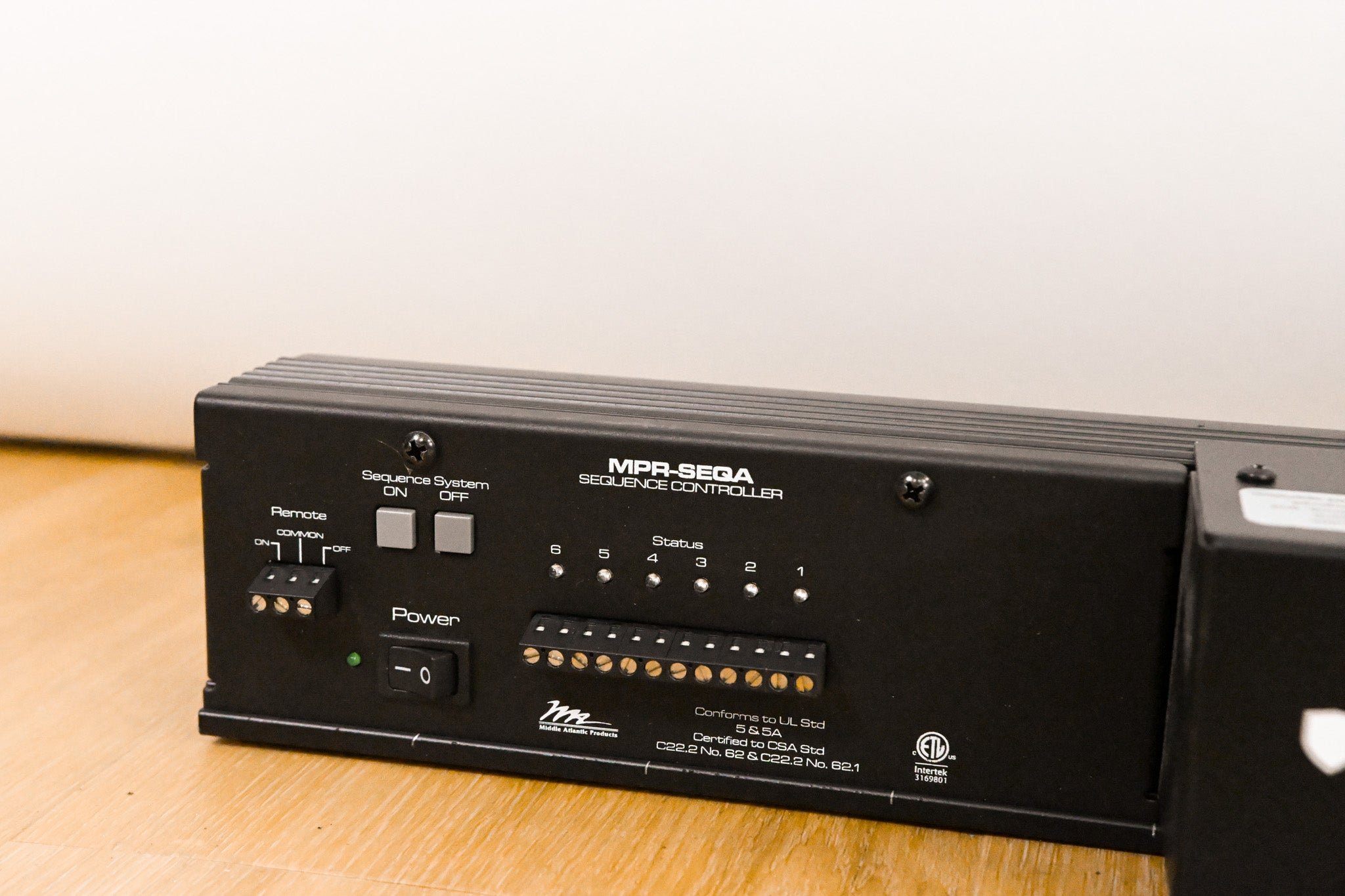 Middle Atlantic MPR-8A Raceway 72" Modular Power Strip w/ 7 Modules