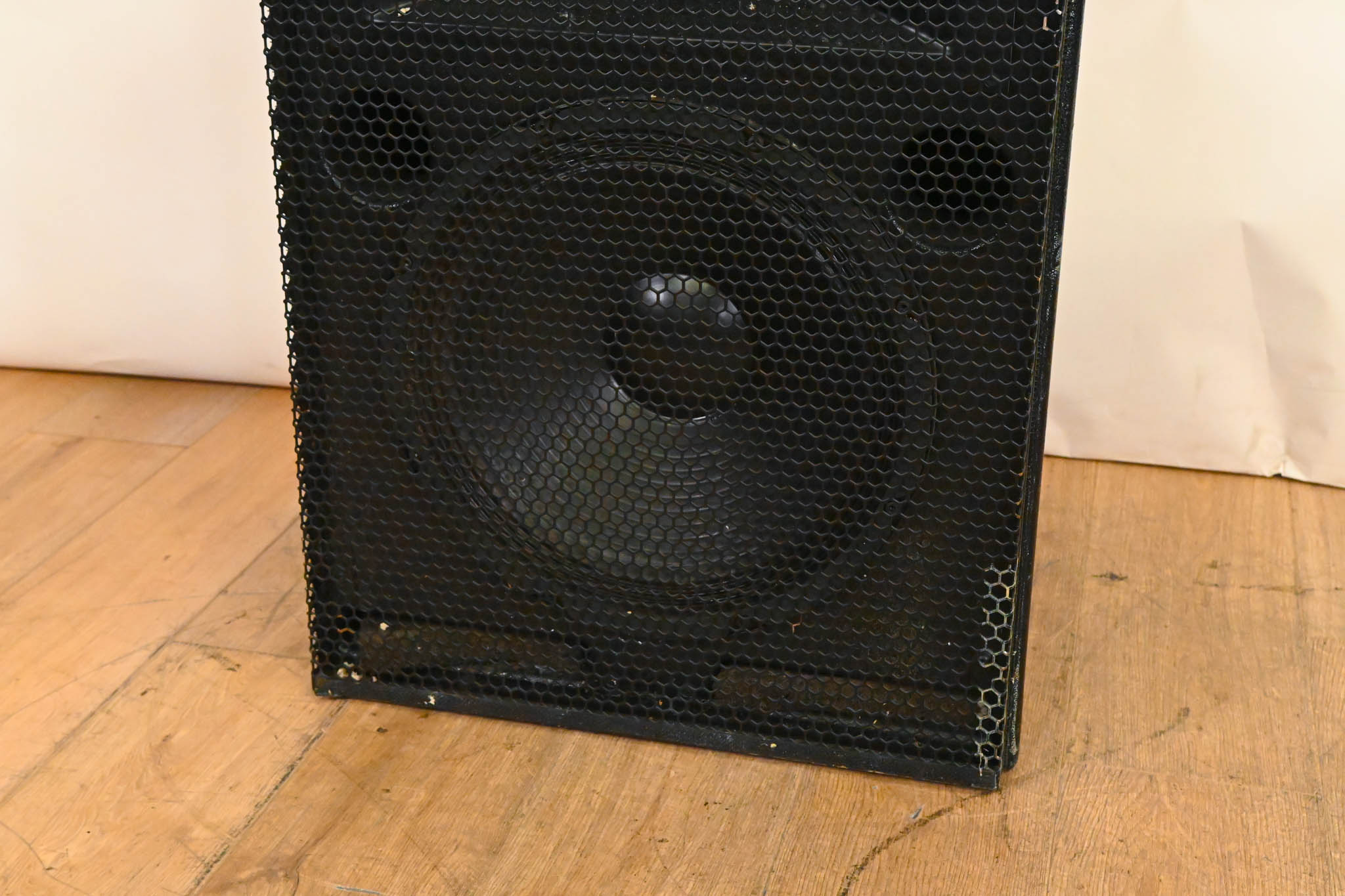 Meyer Sound CQ-1 Wide Coverage Main Loudspeaker