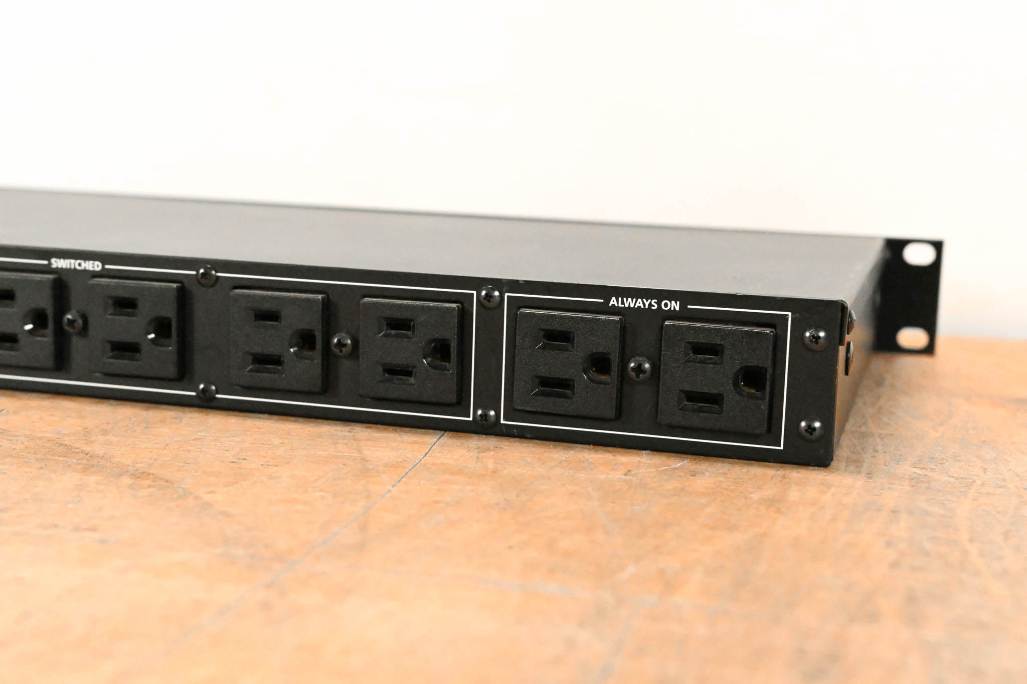 SurgeX SX1115-RT Surge Protector/ 15A Power Conditioner