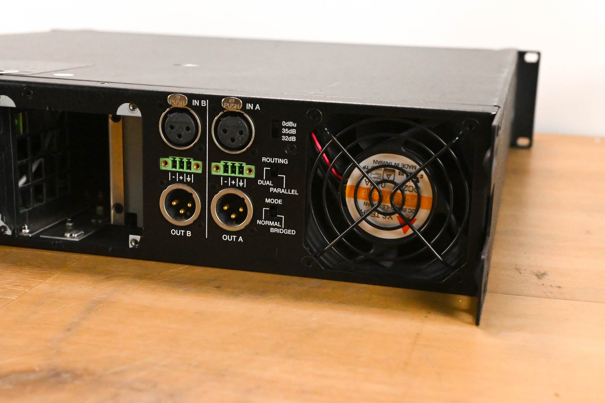 Electro-Voice (EV) TG-5 120V 2-Channel Tour Grade Power Amplifier