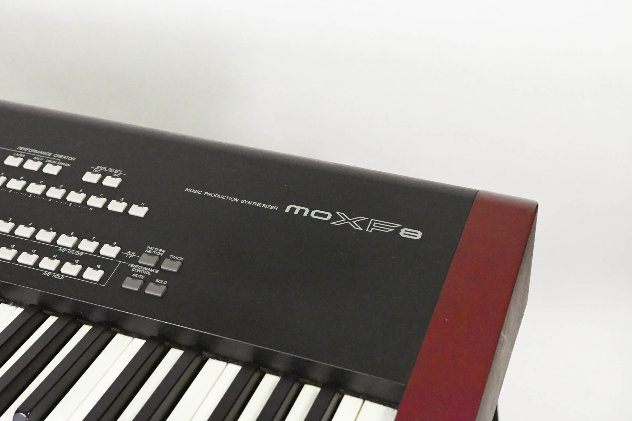 Yamaha MOXF8 88-Key Synthesizer Workstation (NO POWER SUPPLY)