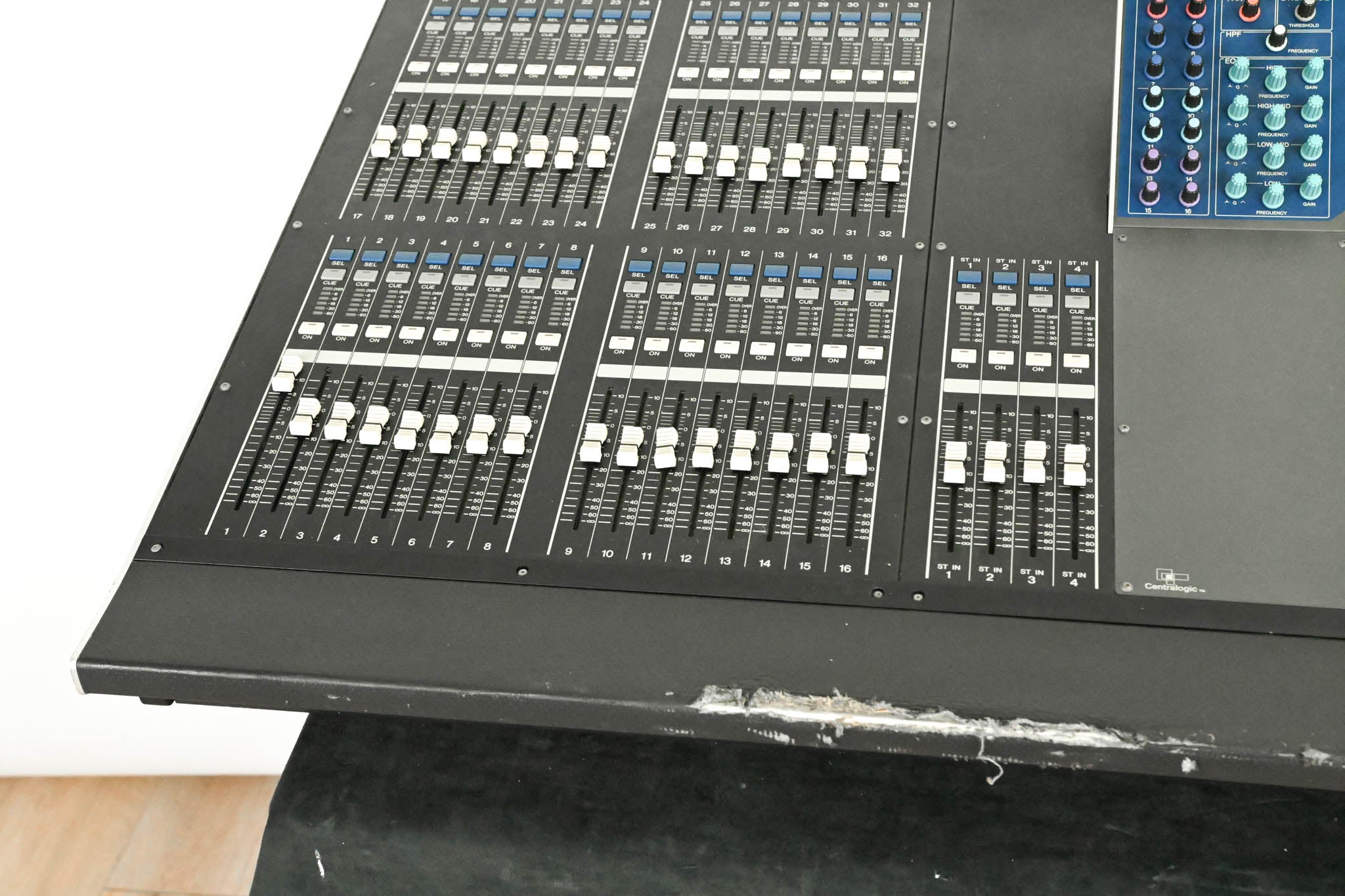 Yamaha M7CL-48 48-Channel Digital Audio Mixing Console