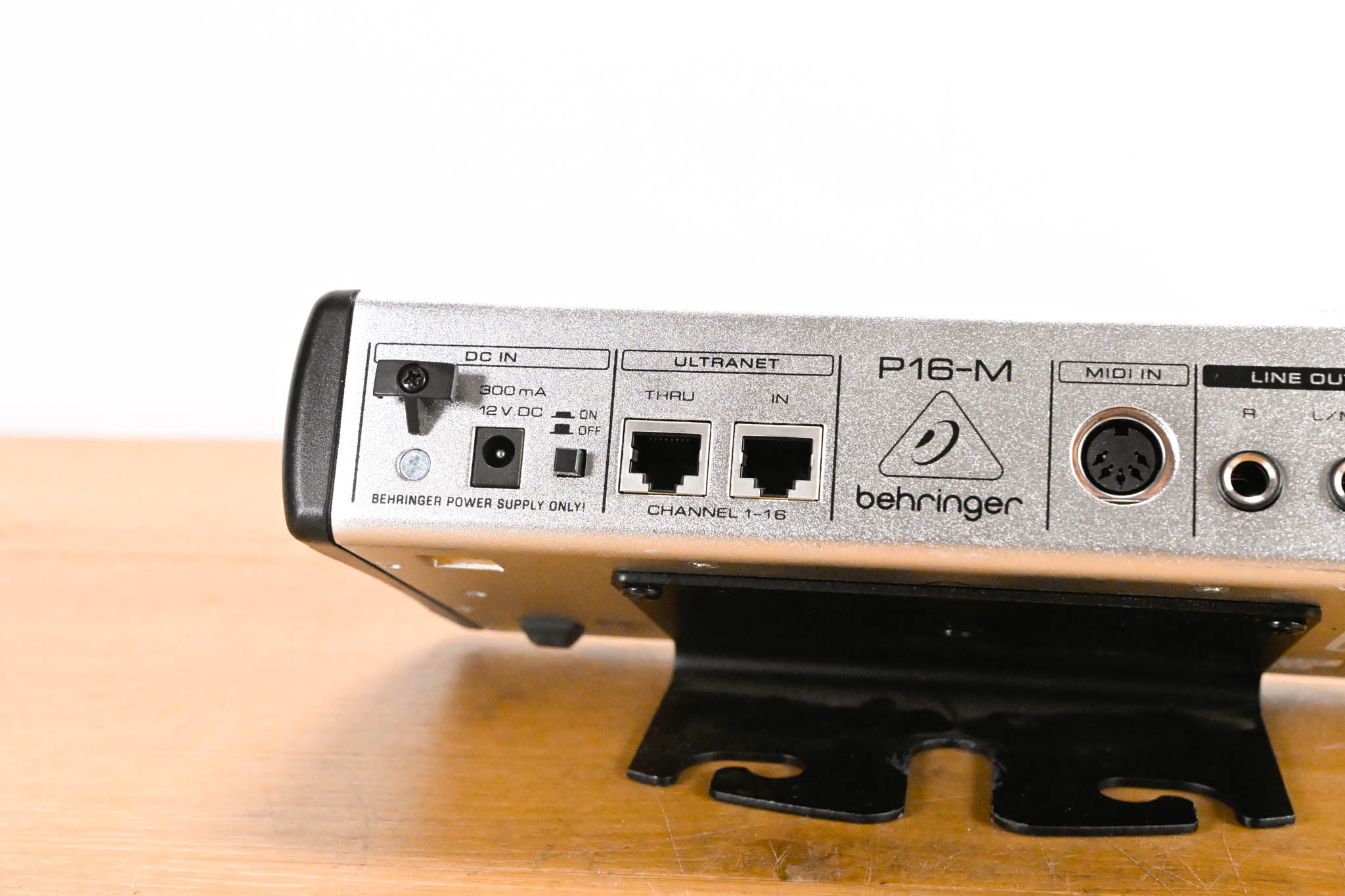 Behringer Powerplay P16-M 16-Channel Digital Personal Mixer