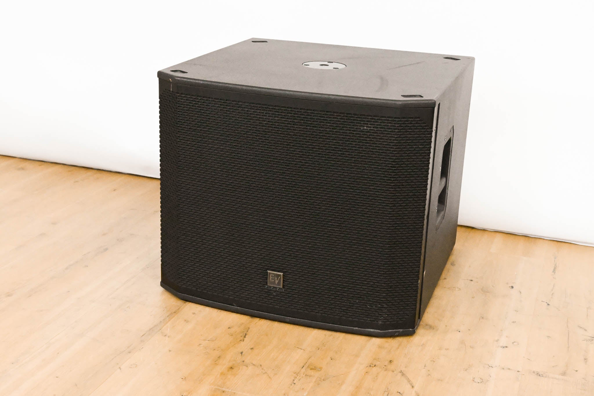 Electro-Voice (EV) EKX-18SP 1300W 18" Powered Subwoofer