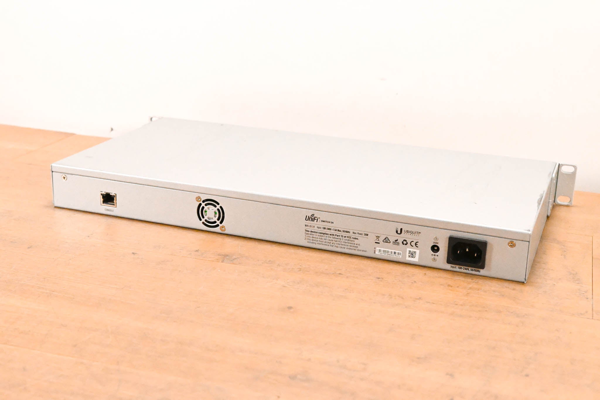 Ubiquiti UniFi US-24 Switch 24 24-Port Gigabit Ethernet Switch