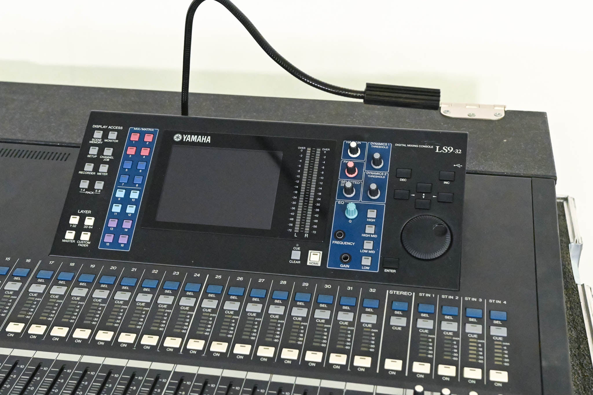 Yamaha LS9-32 32-Channel Digital Mixing Console with Road Case