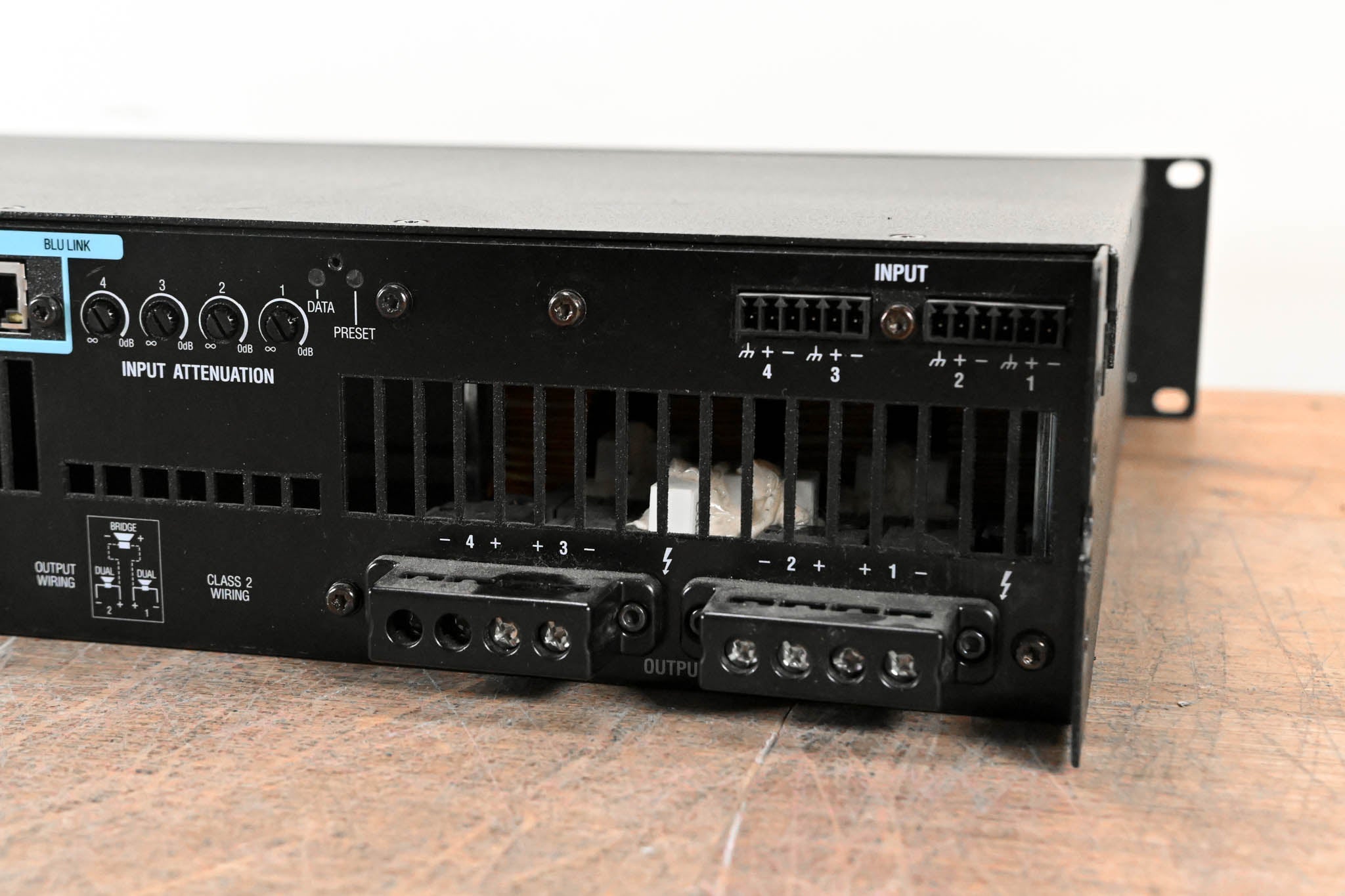 Crown DCi 4|300N DriveCore Install 4-Channel Power Amplifier