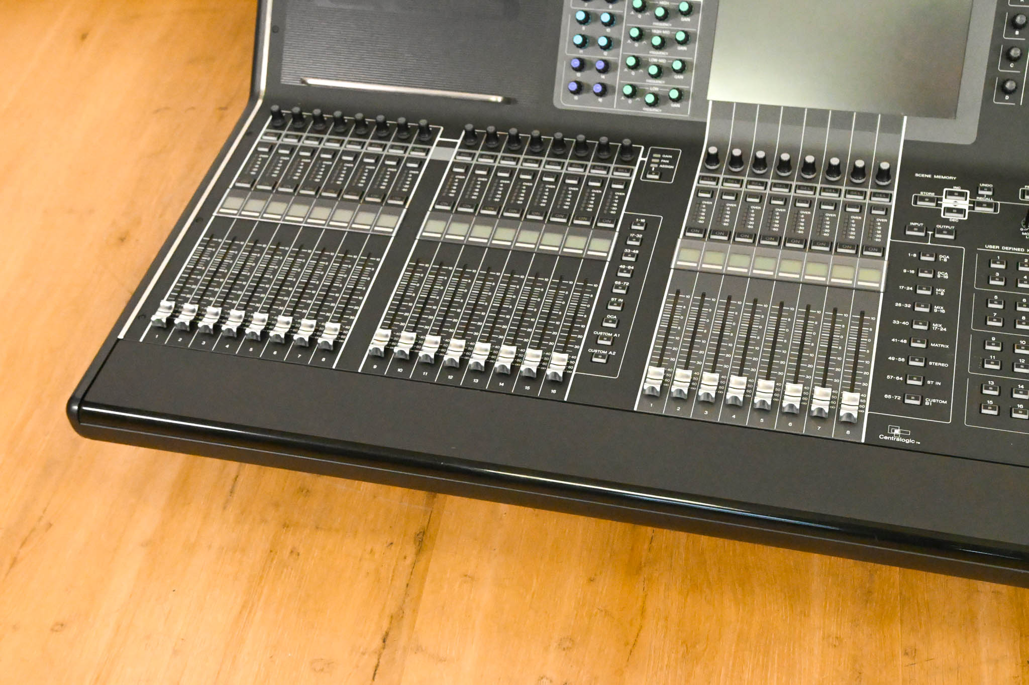 Yamaha CL5 72-Channel Digital Mixing Console
