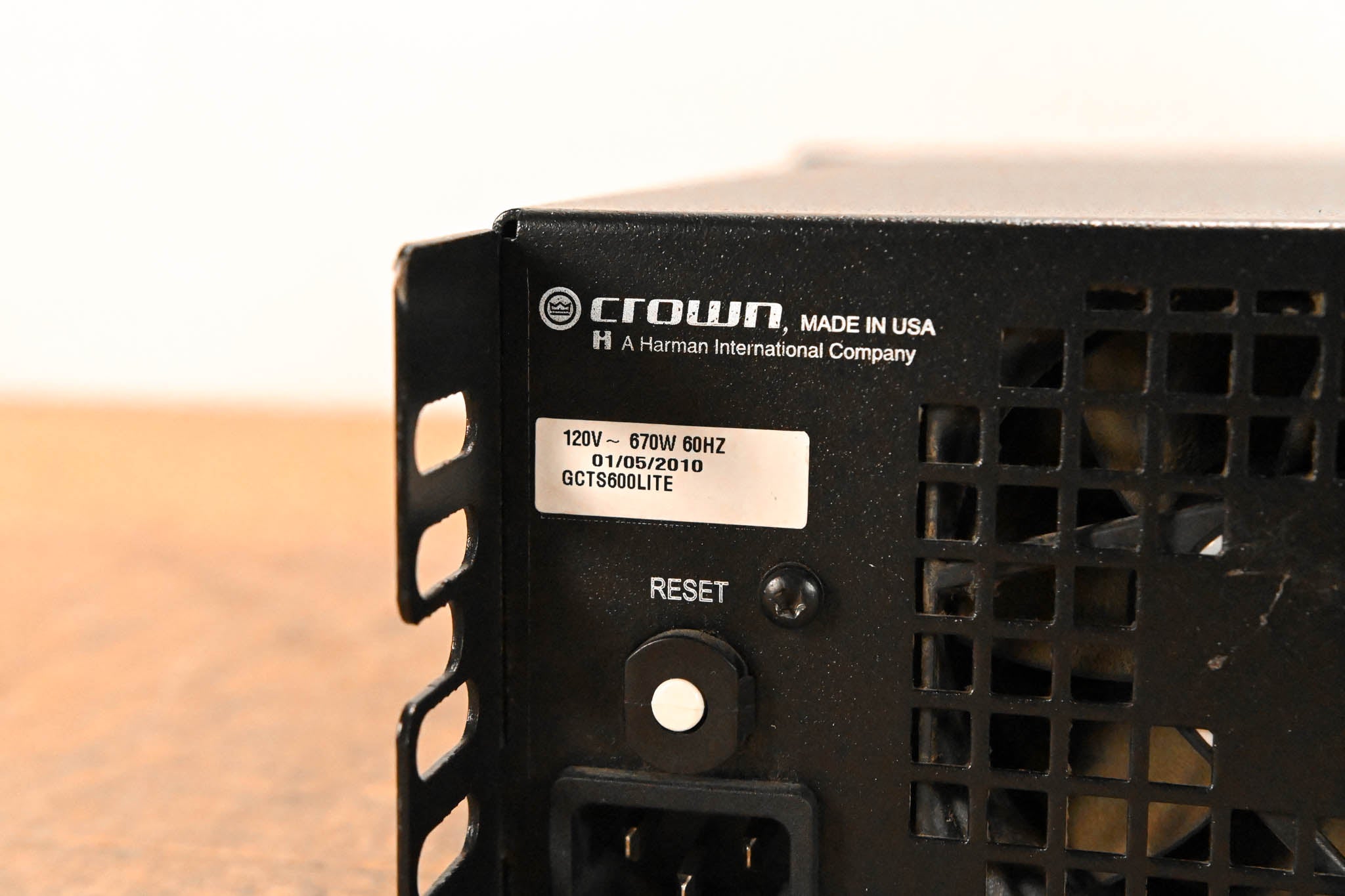 Crown CTs 600 Two-Channel 300W Power Amplifier