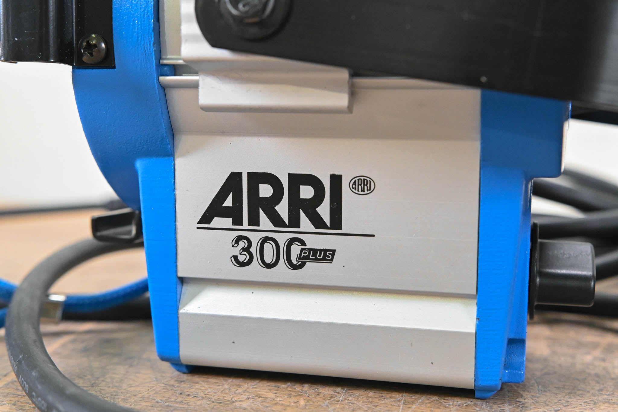 ARRI 300 Plus Tungsten Fresnel Compact Light