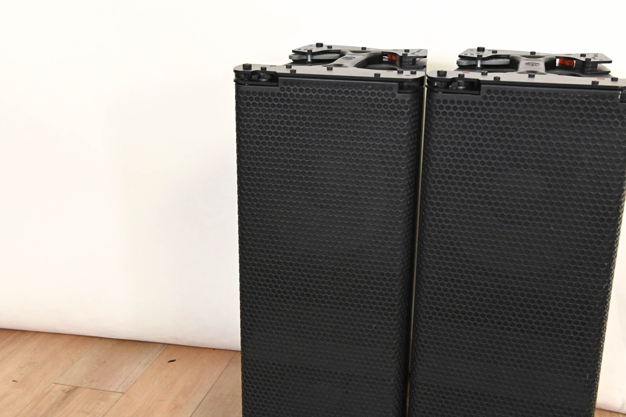 DAS Audio Event 210A 2x10" 3-Way Active Line Array Loudspeaker (PAIR)