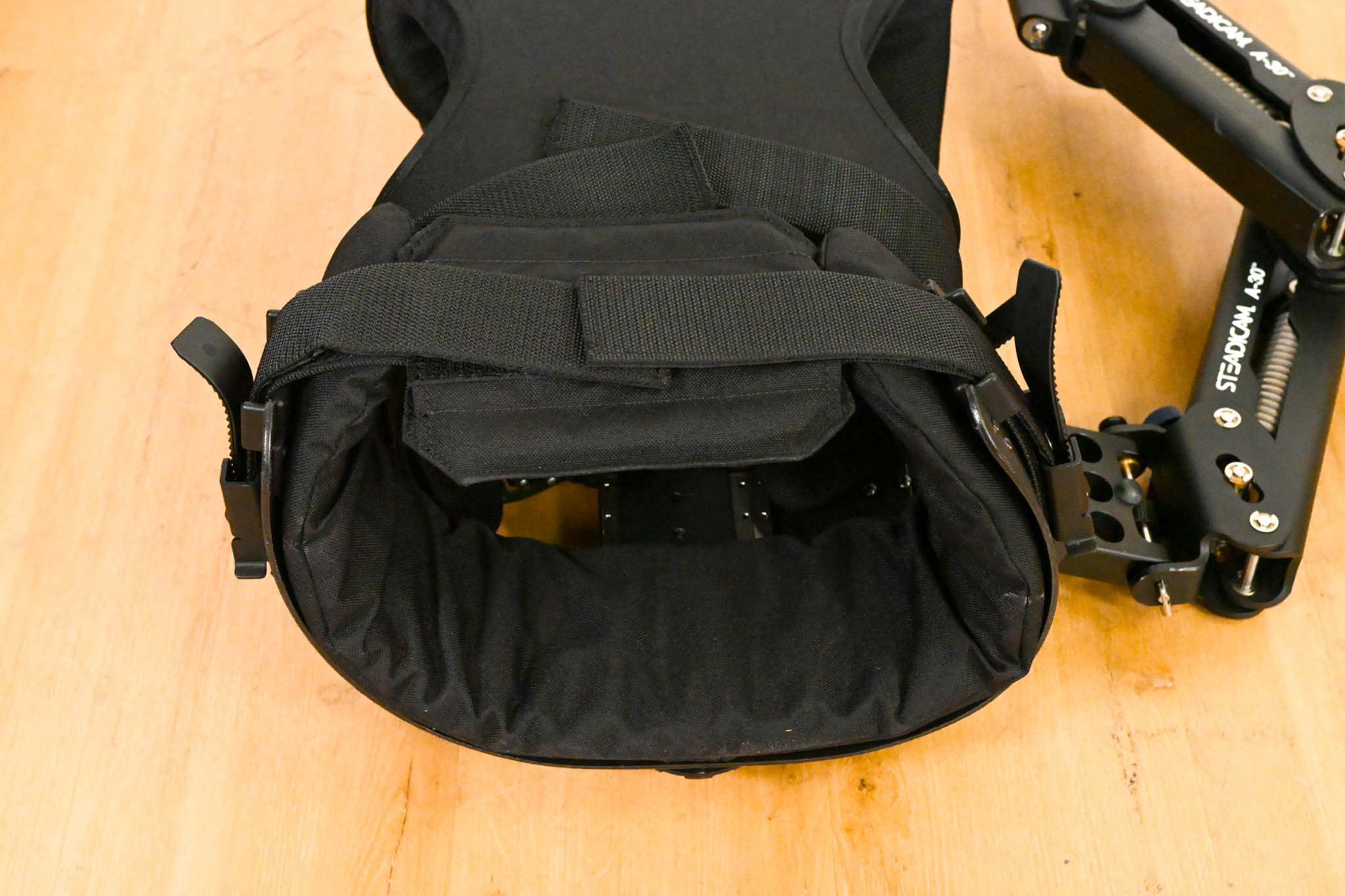 Steadicam Zephyr HD Camera Stabilizer System w/Arm, Vest, Monitor & Case