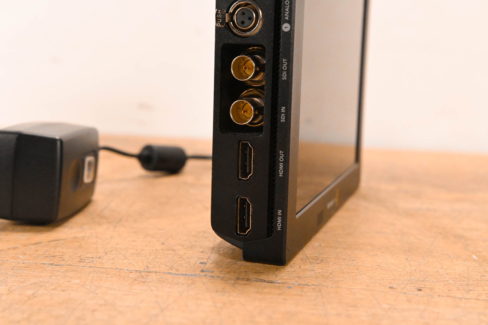 Blackmagic Design Video Assist 7" 12G-SDI/HDMI HDR Recording Monitor