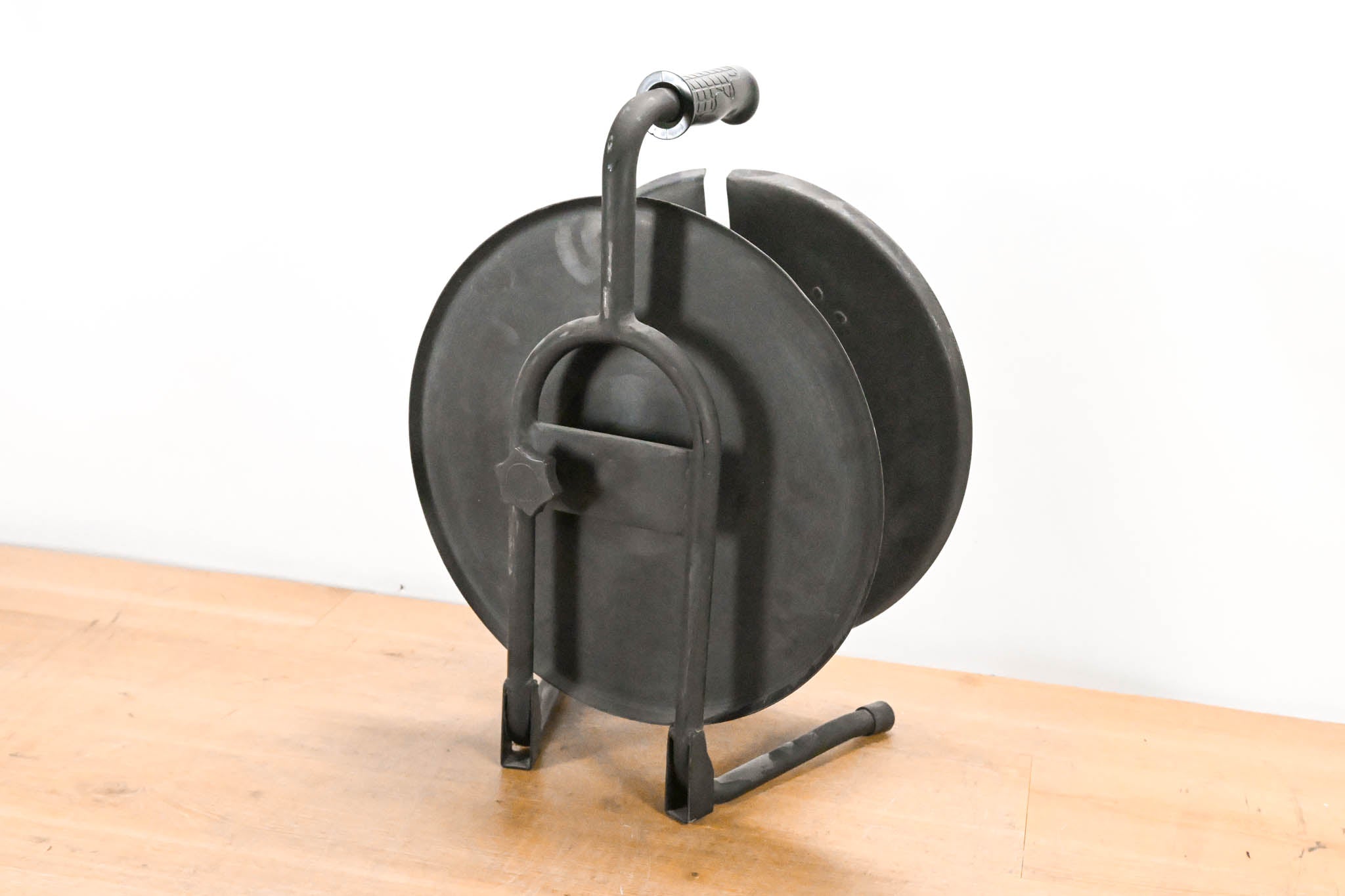 Elite Core EC-BLANK-REEL Cable Drum with D-Series Hole Punch