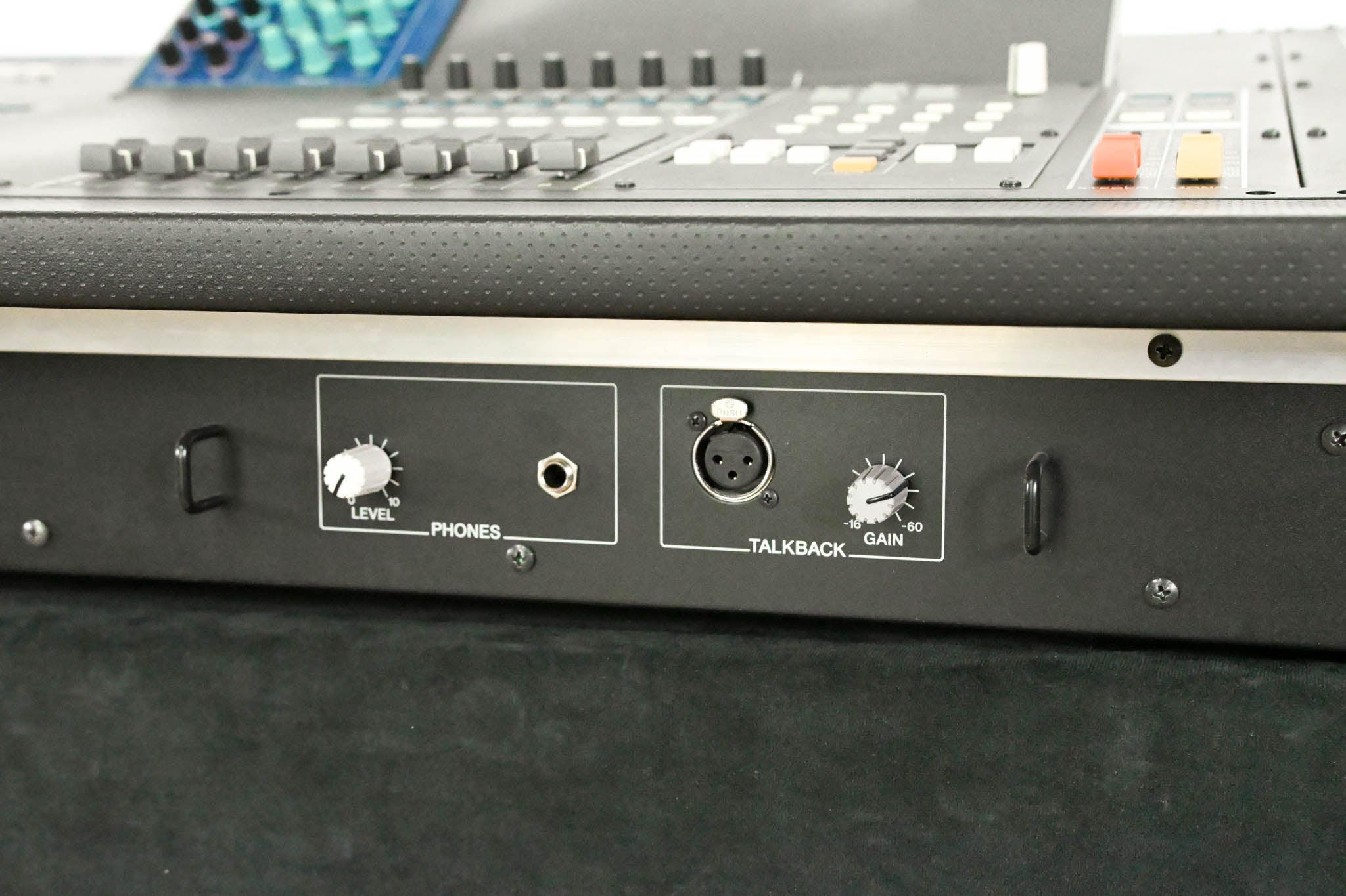 Yamaha M7CL-48ES 48-Channel EtherSound Digital Audio Mixer