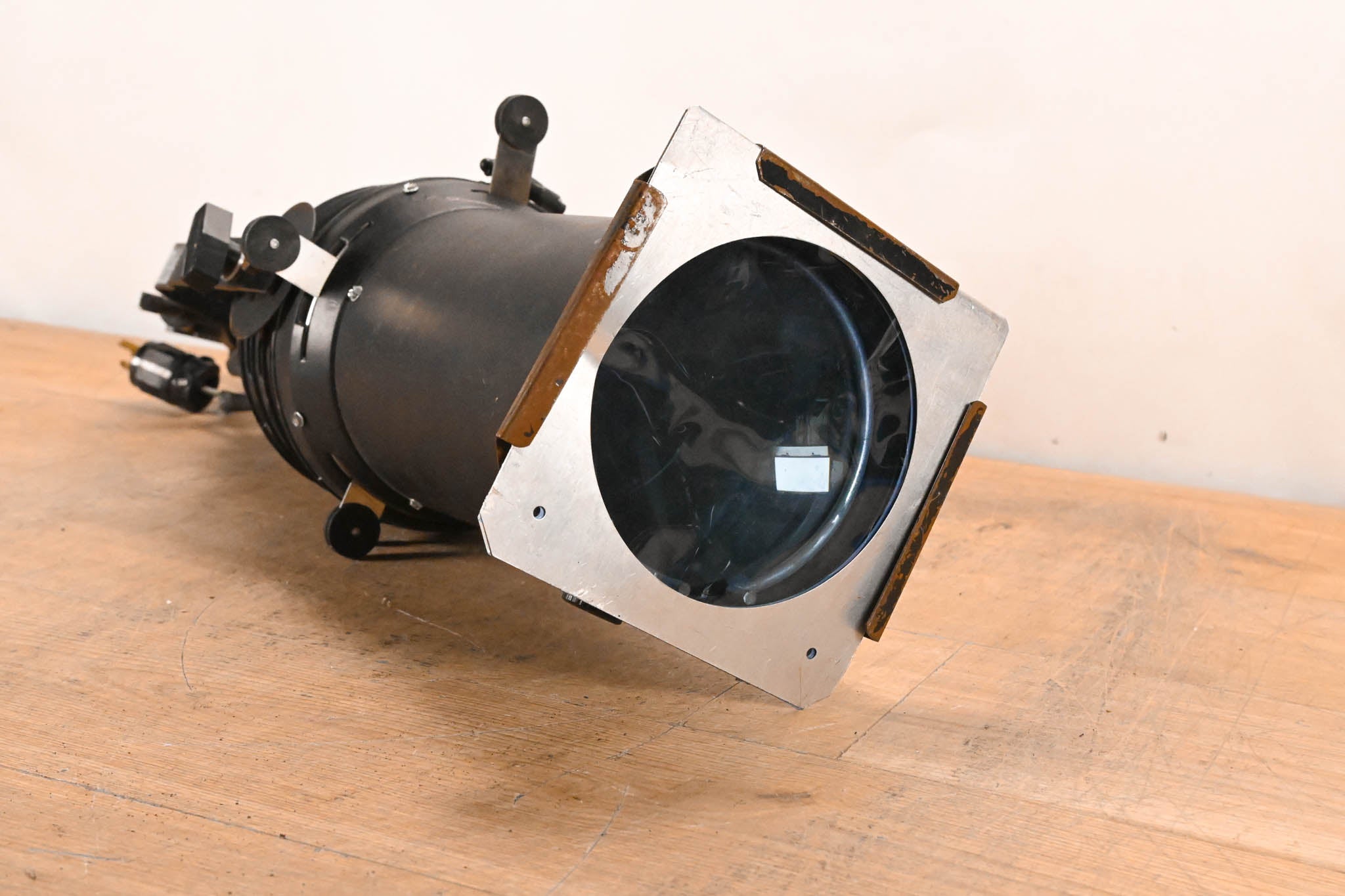 Altman 360Q 6" x 12" 750W Ellipsoidal Light