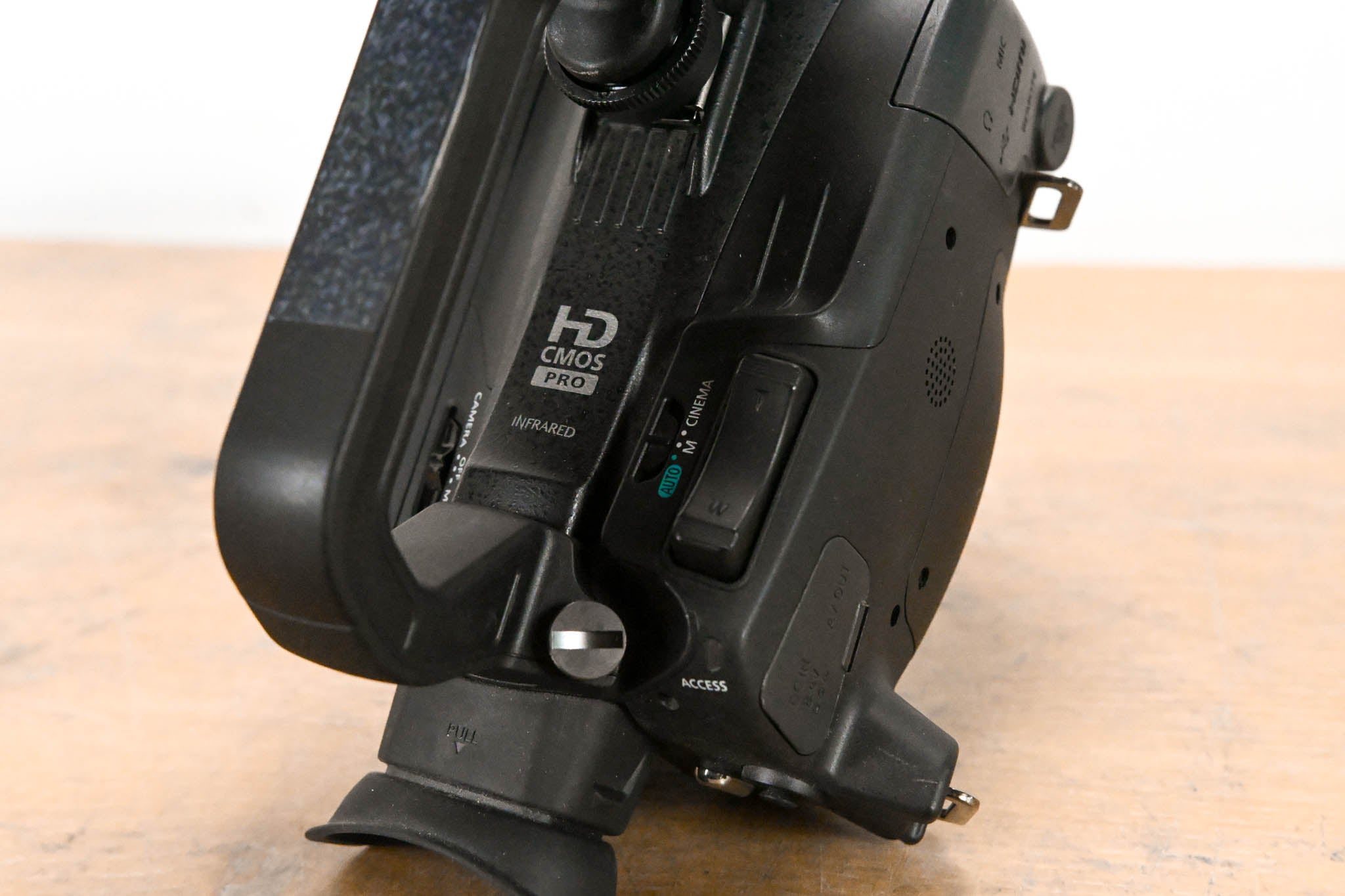 Canon XA35 HD Professional Camcorder w/ XLR Handle & HD/SD-SDI Output