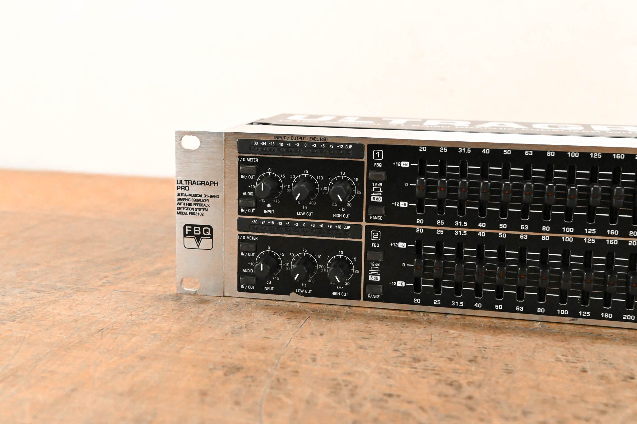 Behringer ULTRAGRAPH PRO FBQ3102 Dual 31-Band Graphic Equalizer