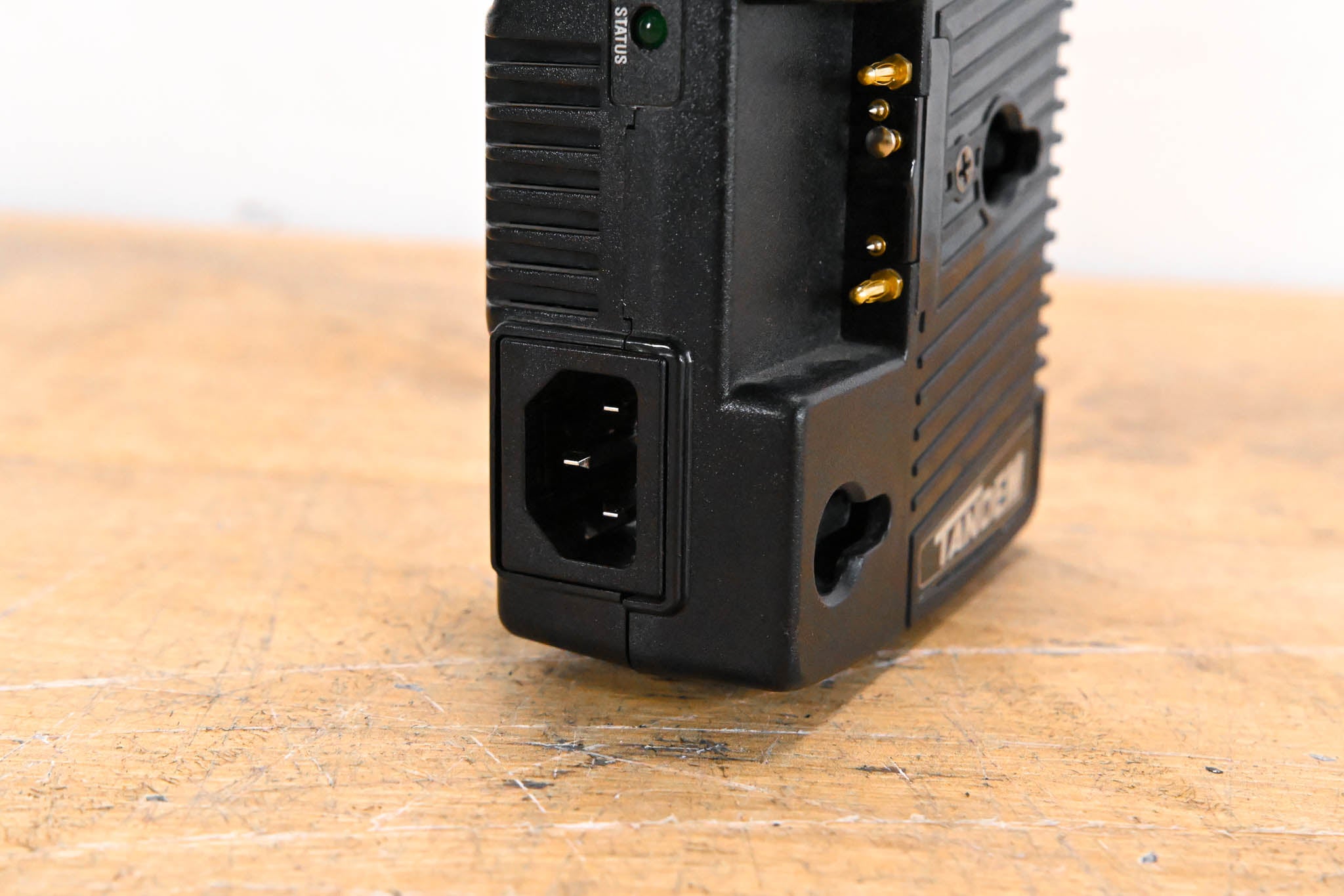 Anton Bauer Tandem-70 On-Camera AC Power/Charger