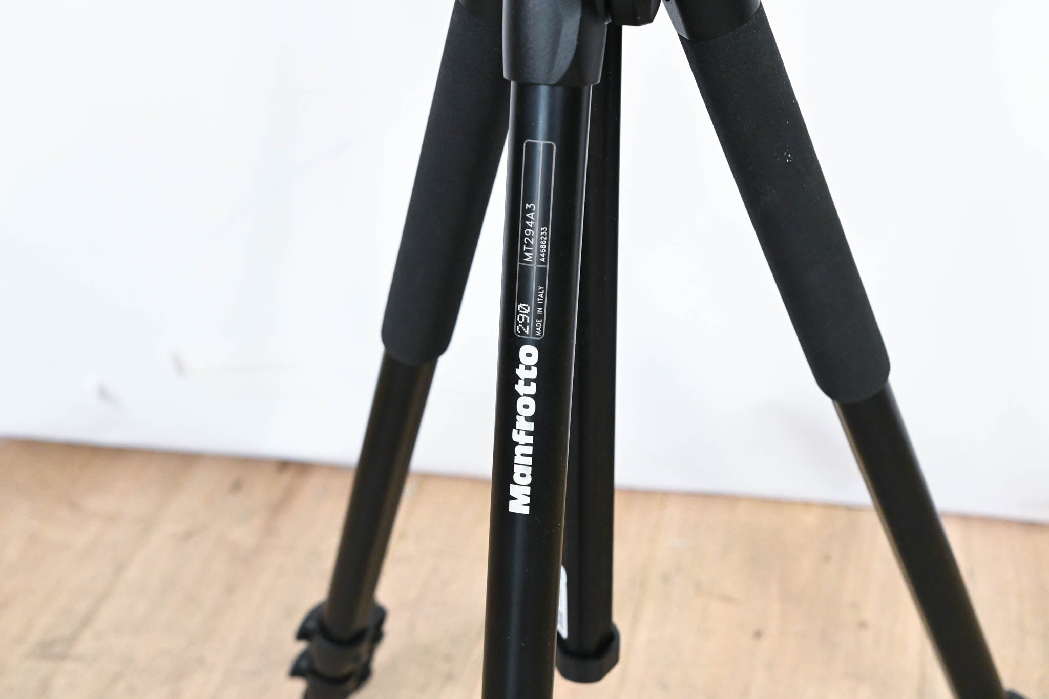 Manfrotto 496RC2 Tripod Head with 290 3-Stage Aluminum Tripod