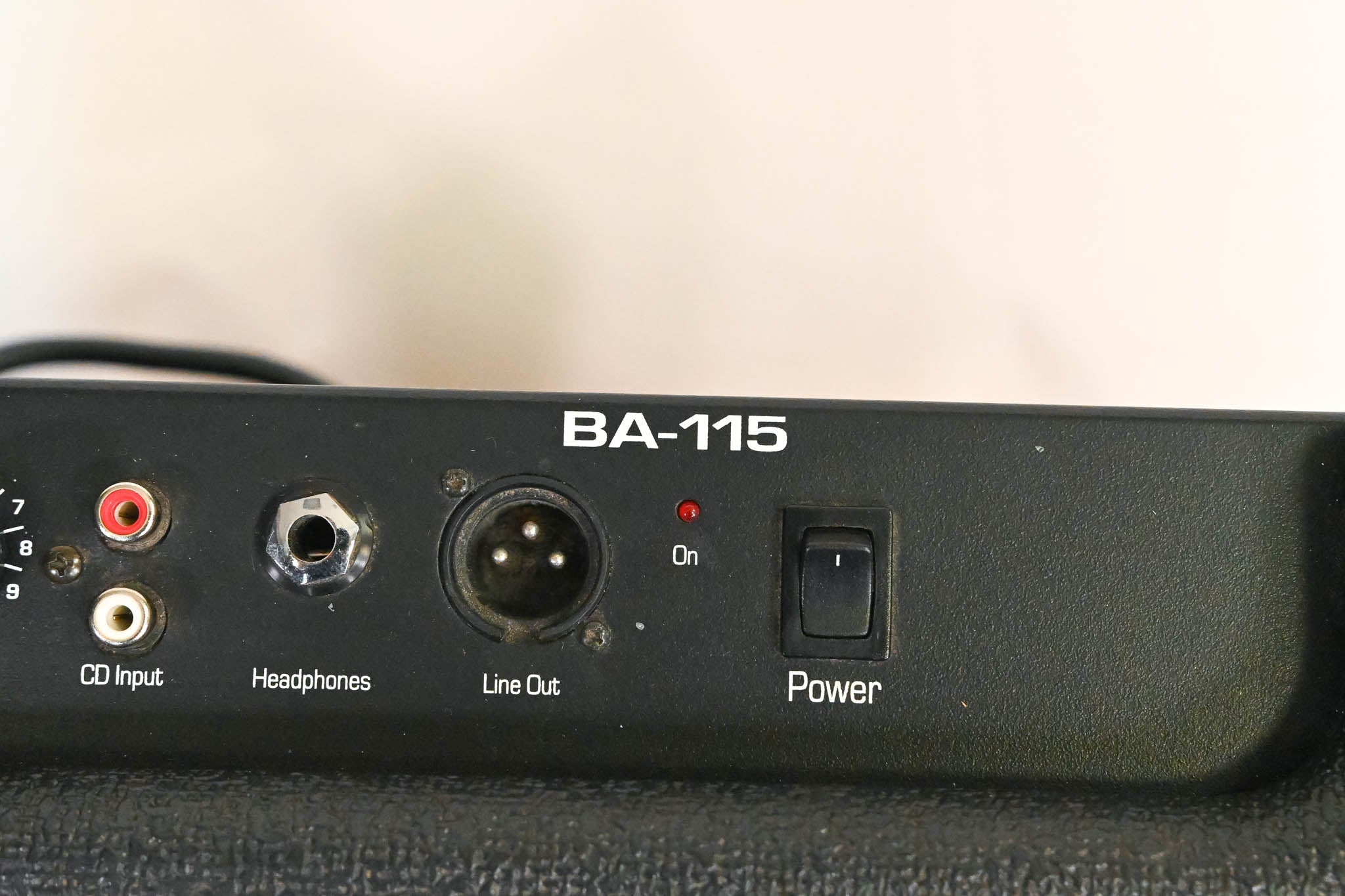 Ampeg BA-115 1x15" 100W Bass Combo Amplifier