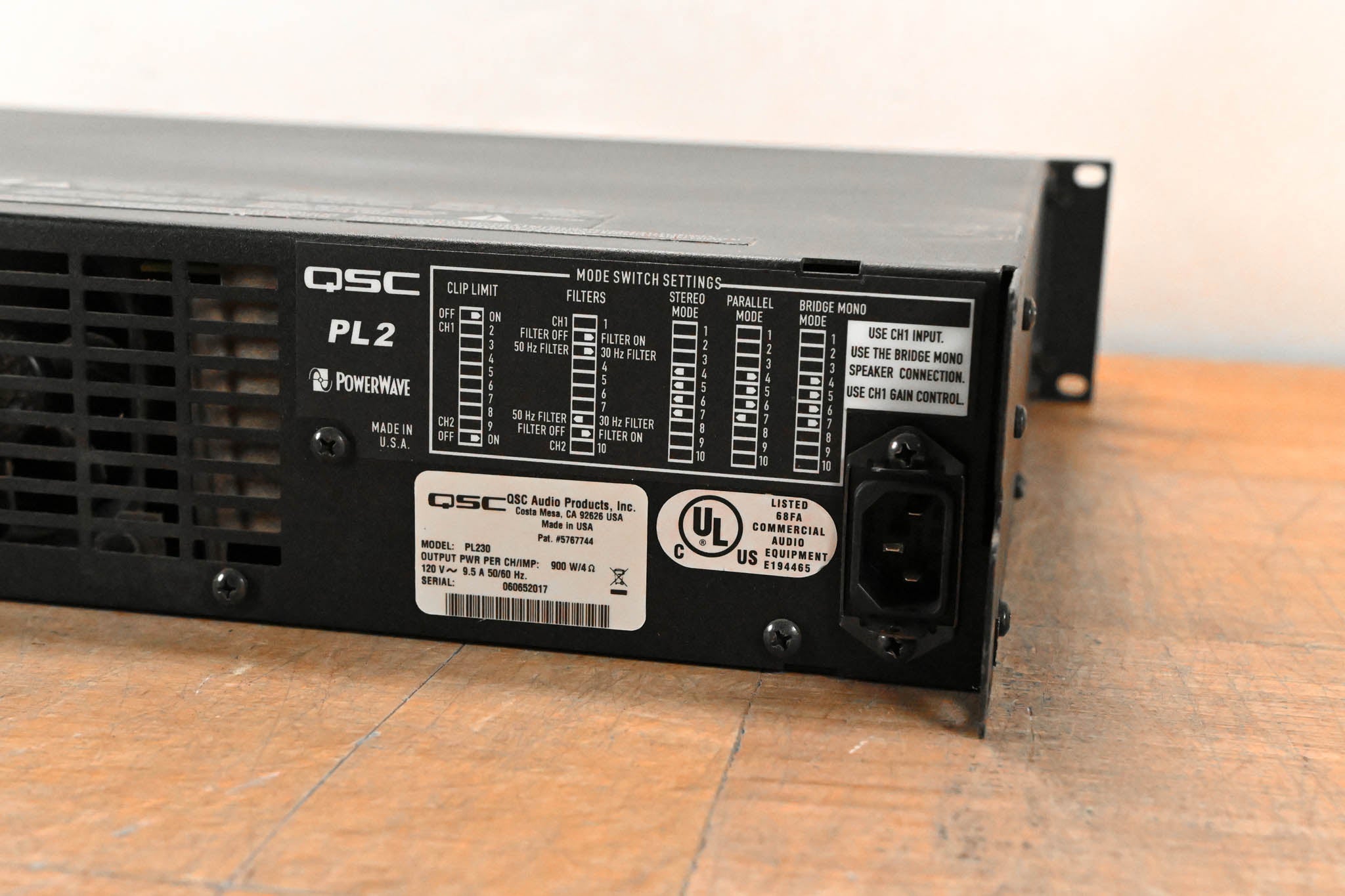 QSC PL230 PowerLight 2 Series 2-Channel 1500W Power Amplifier