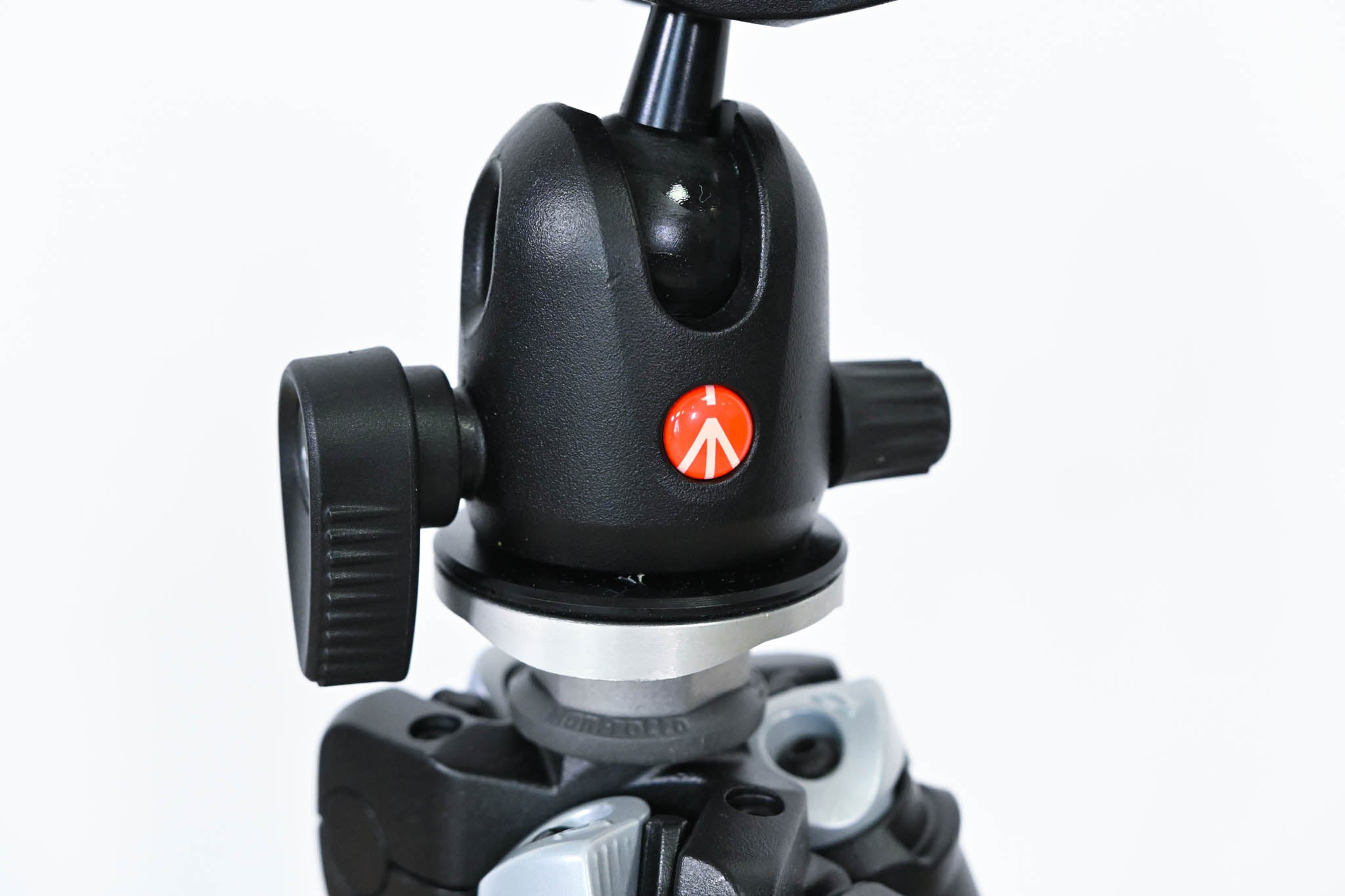 Manfrotto 496RC2 Tripod Head with 290 3-Stage Aluminum Tripod