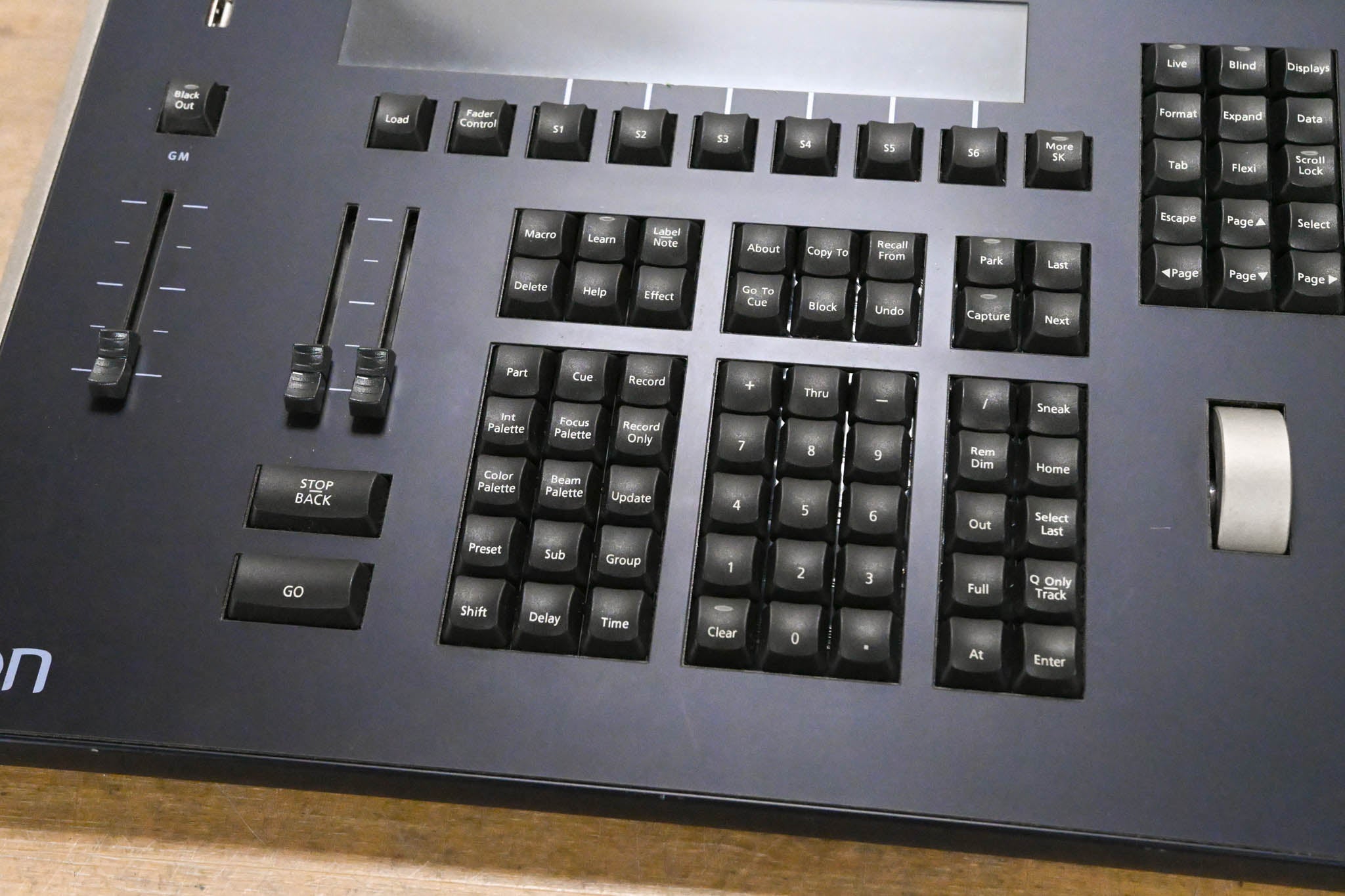 ETC ION 1000 Lighting Console