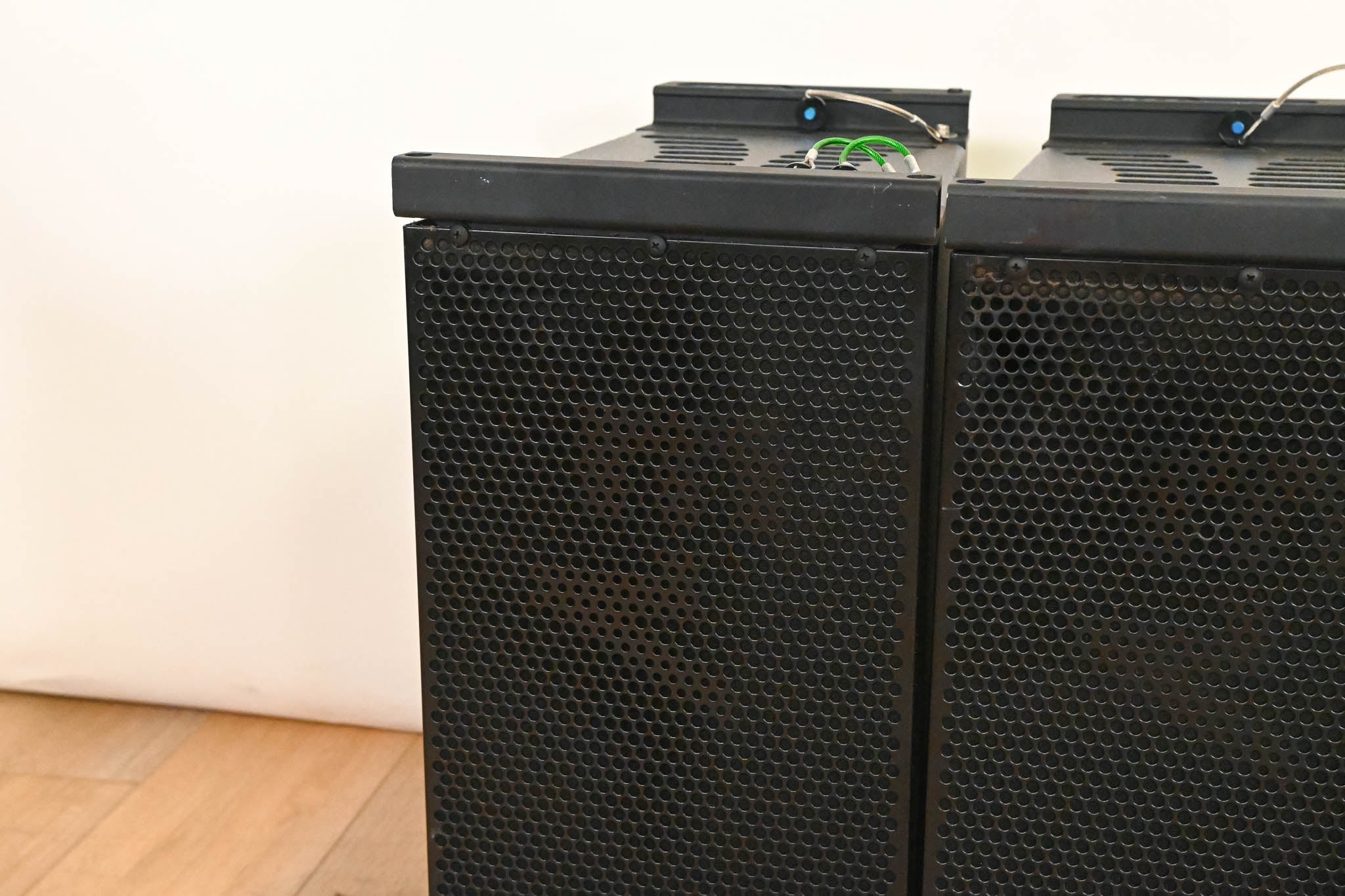 Electro-Voice (EV) XLE181 8" 2-Way Passive Line Array Speaker (PAIR)