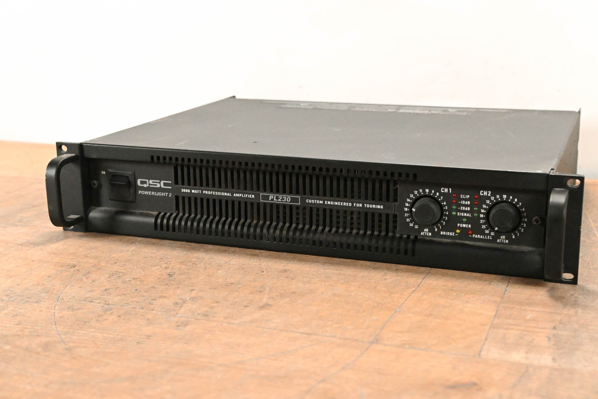 QSC PL230 PowerLight 2 Series 2-Channel 1500W Power Amplifier