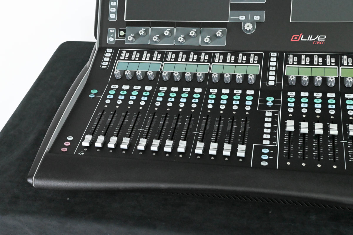 Allen & Heath dLive C3500 Control Surface w/ CDM64 64-in/32-out MixRack
