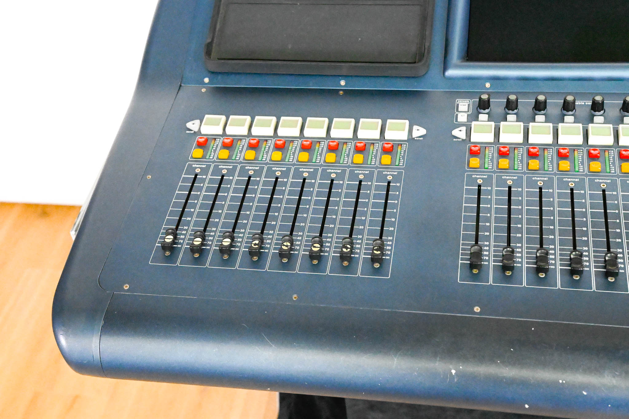 Midas PRO2 Live Digital Audio Mixing Console with Flight Case