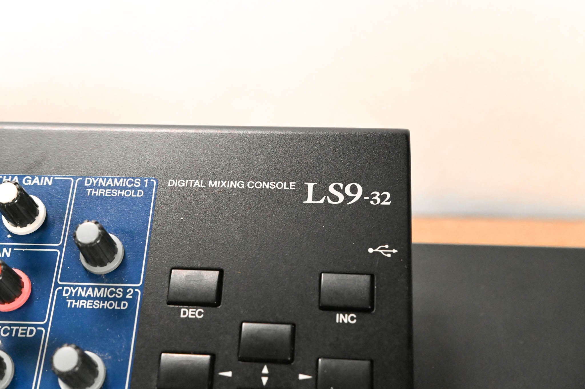 Yamaha LS9-32 32-Input Digital Mixing Console