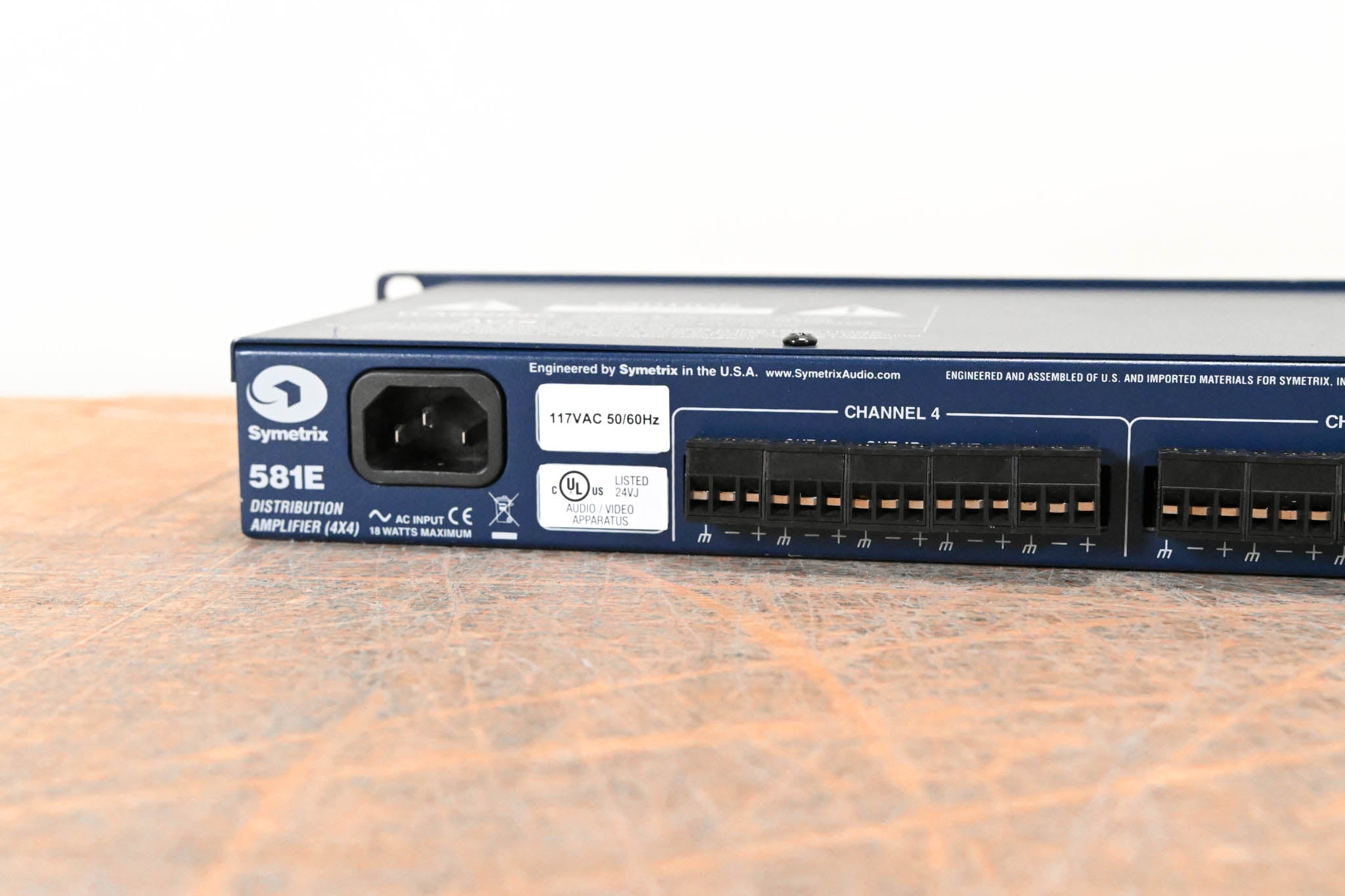 Symetrix 581E Distribution Amplifier (4x4)