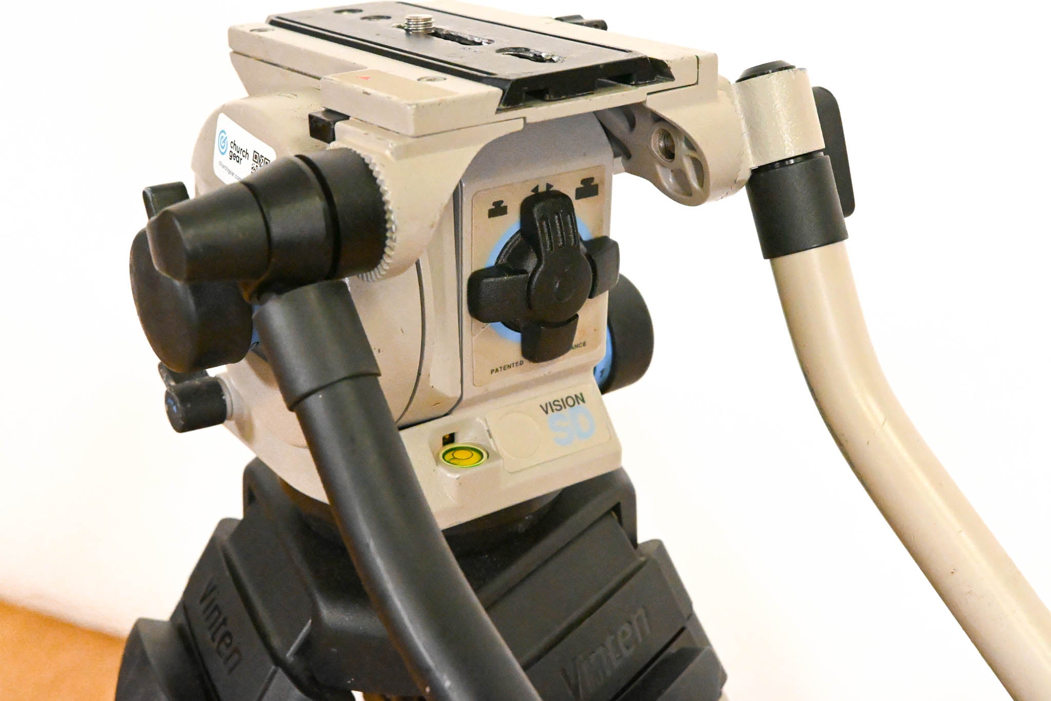 Vinten Vision 12 SD Fluid Head with Aluminum Tripod