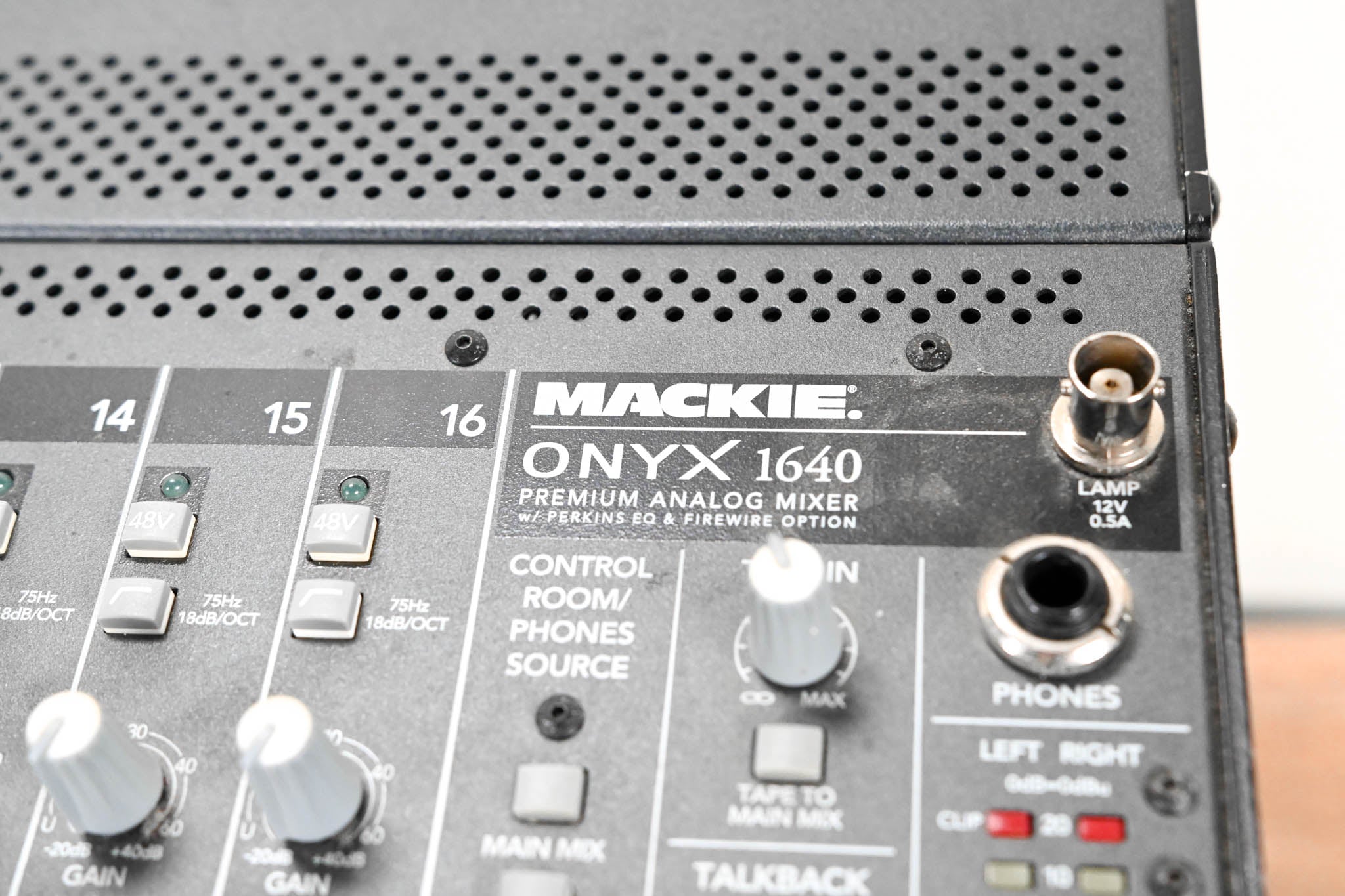 Mackie Onyx 1640 16-Channel 4-Bus Analog Mixer