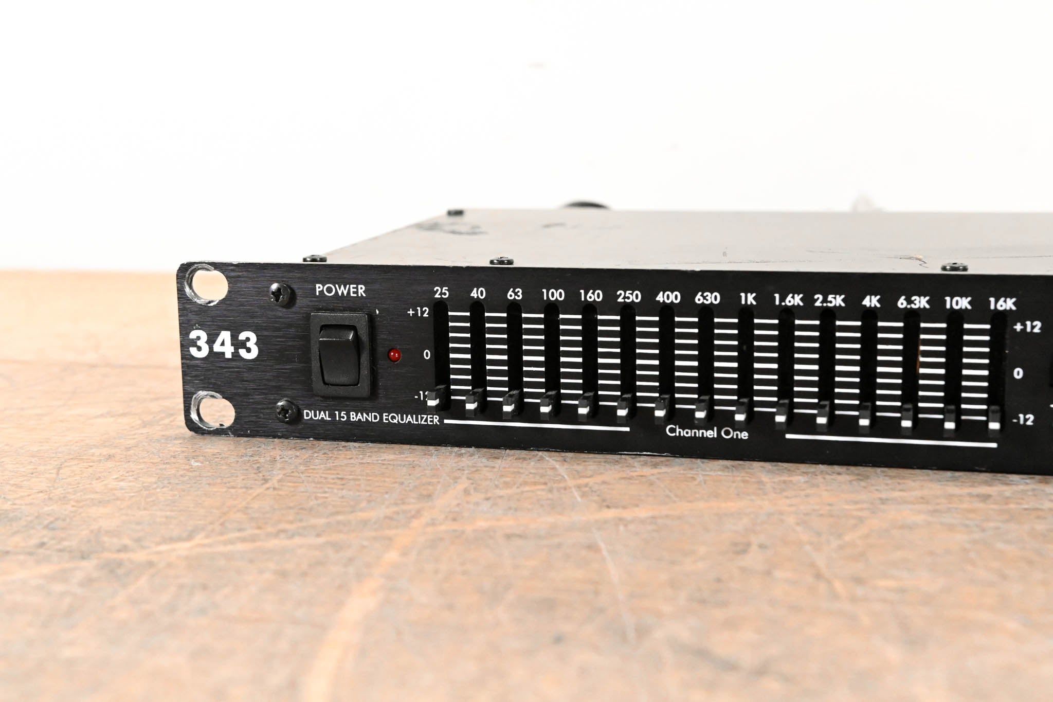 ART 343 Dual-Channel 15-Band Graphic Equalizer