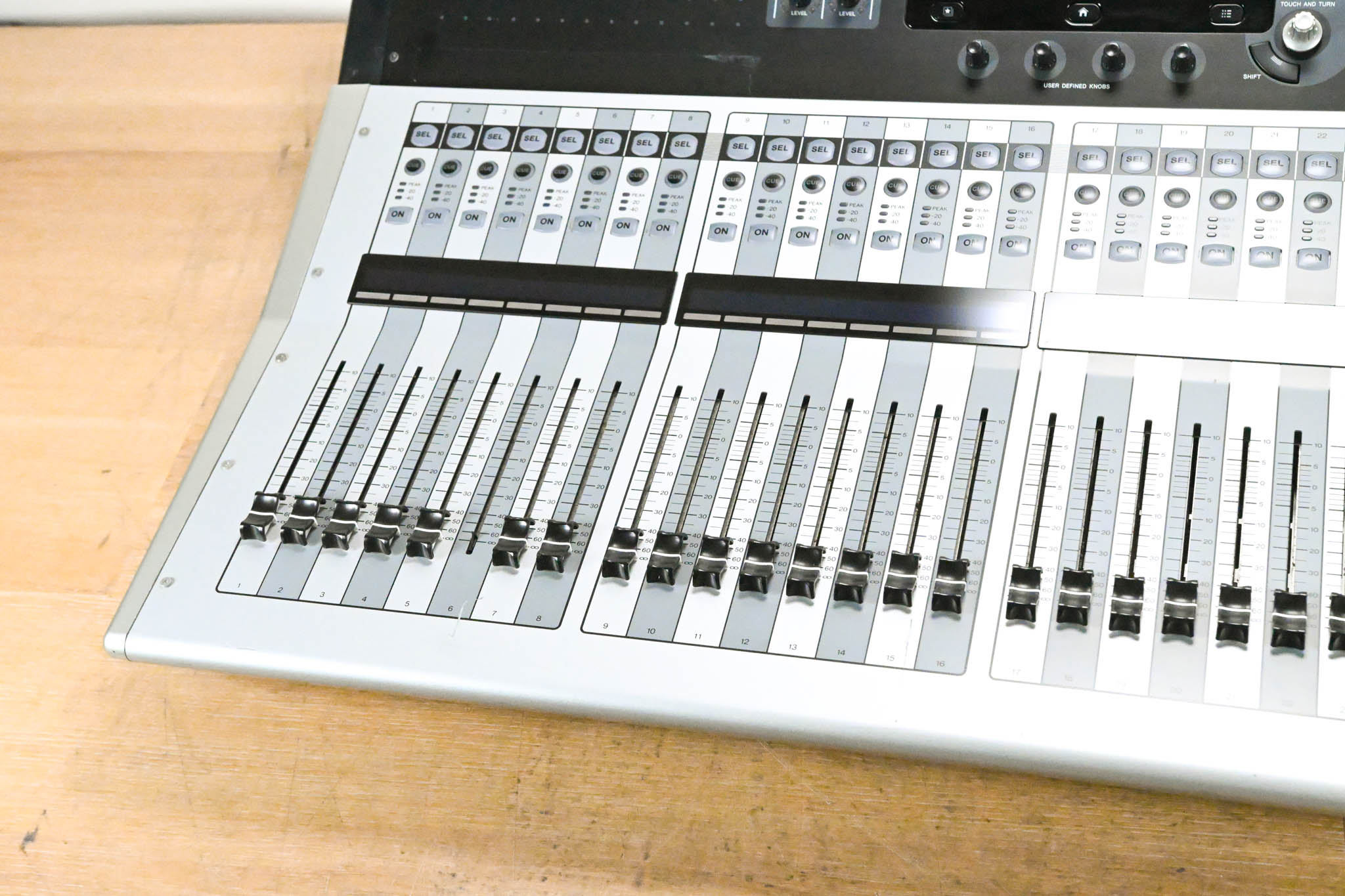 Yamaha TF3 24-Channel Digital Audio Mixer