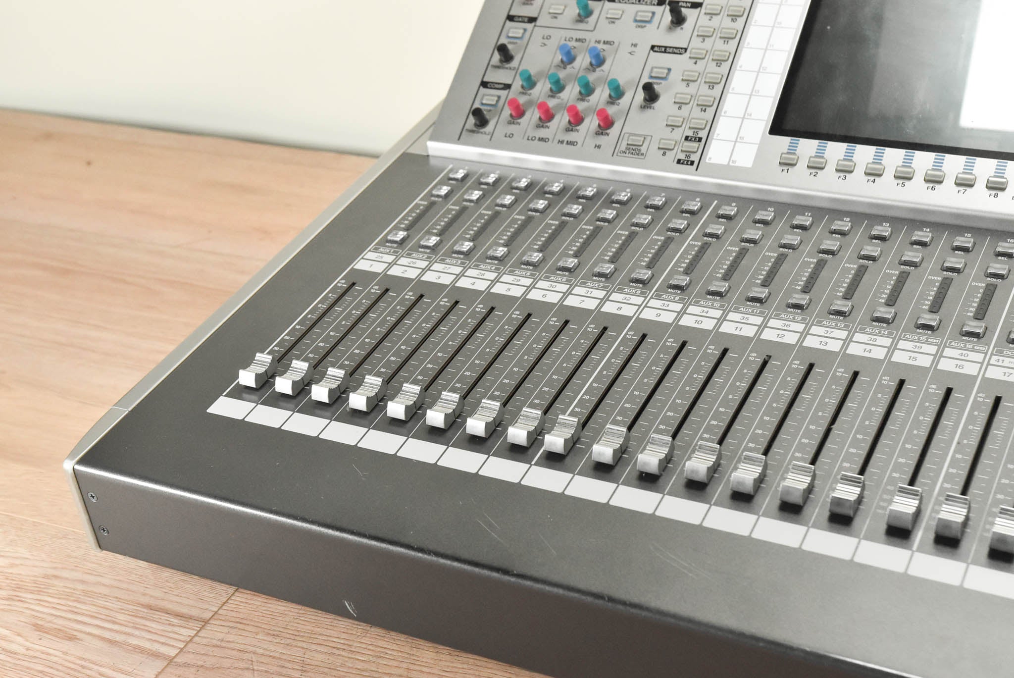 Roland M-400 48-Channel Live Digital Mixing Console