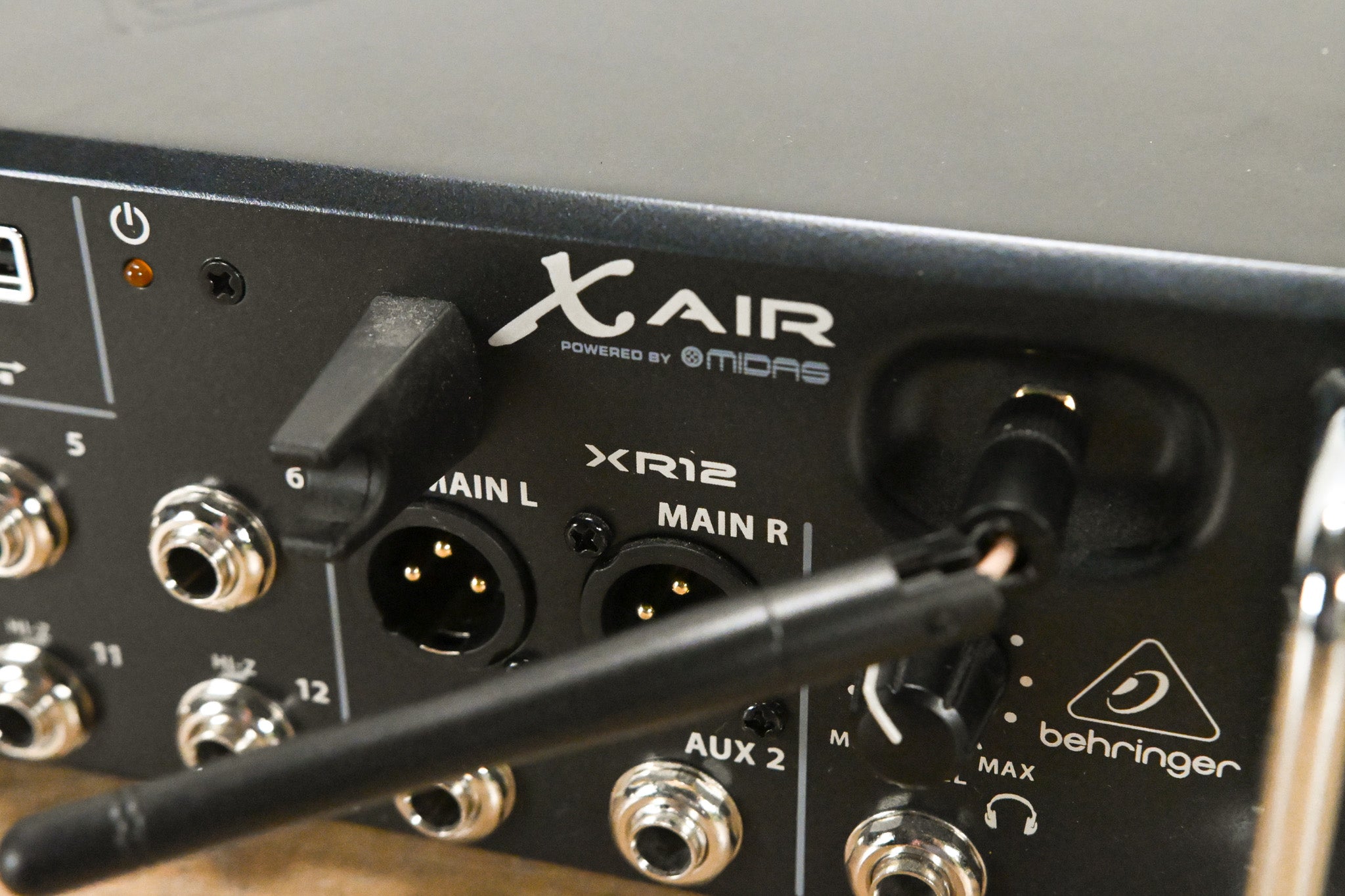 Behringer X Air XR12 12-Input Tablet-Controlled Digital Mixer