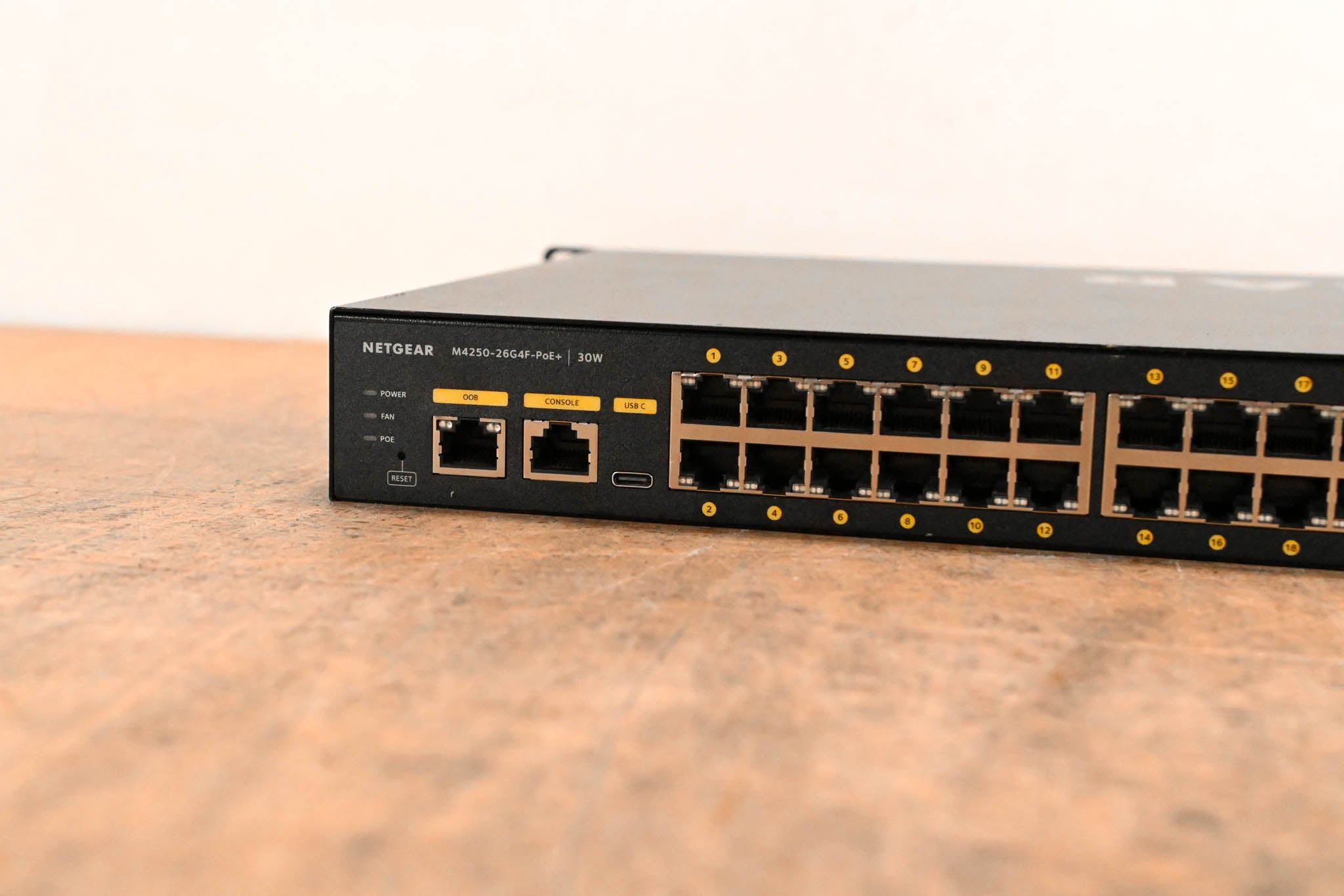 NETGEAR M4250-26G4F-PoE+ AV Line 24x1G PoE+ 300W 2x1G and 4xSFP Switch